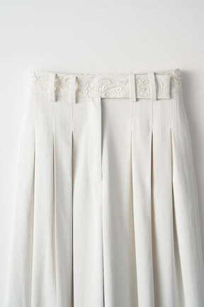 Cucurbita embroidered wide slacks (White)