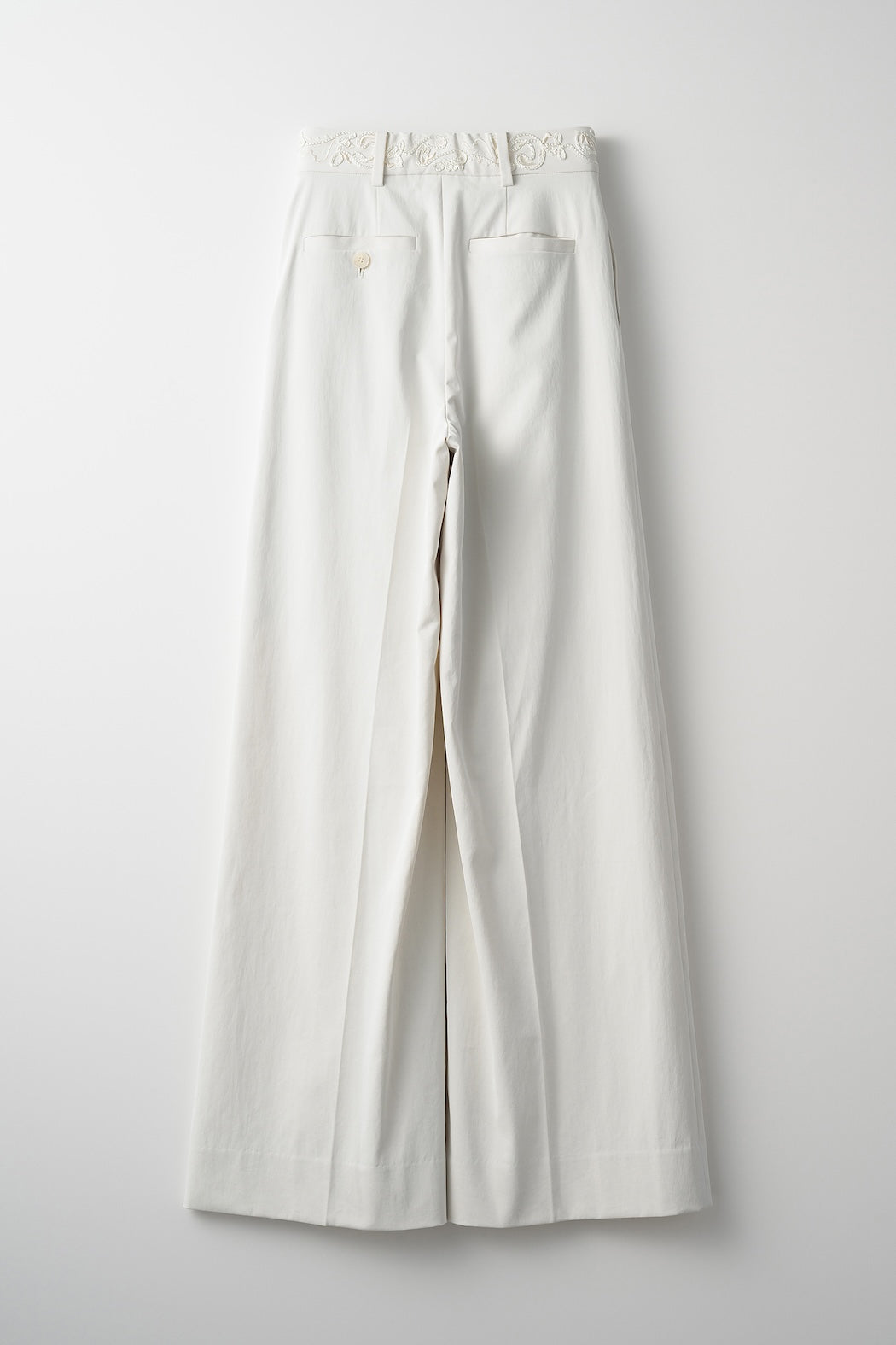 Cucurbita embroidered wide slacks (White)