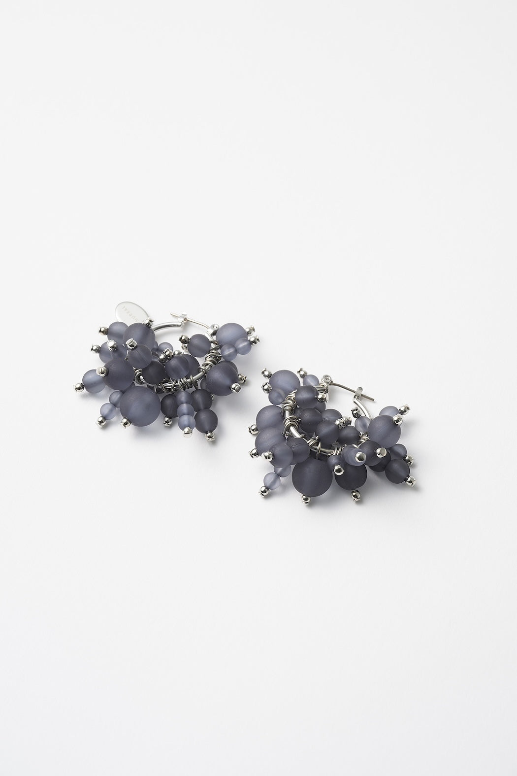 Grain pierced earring (Black)