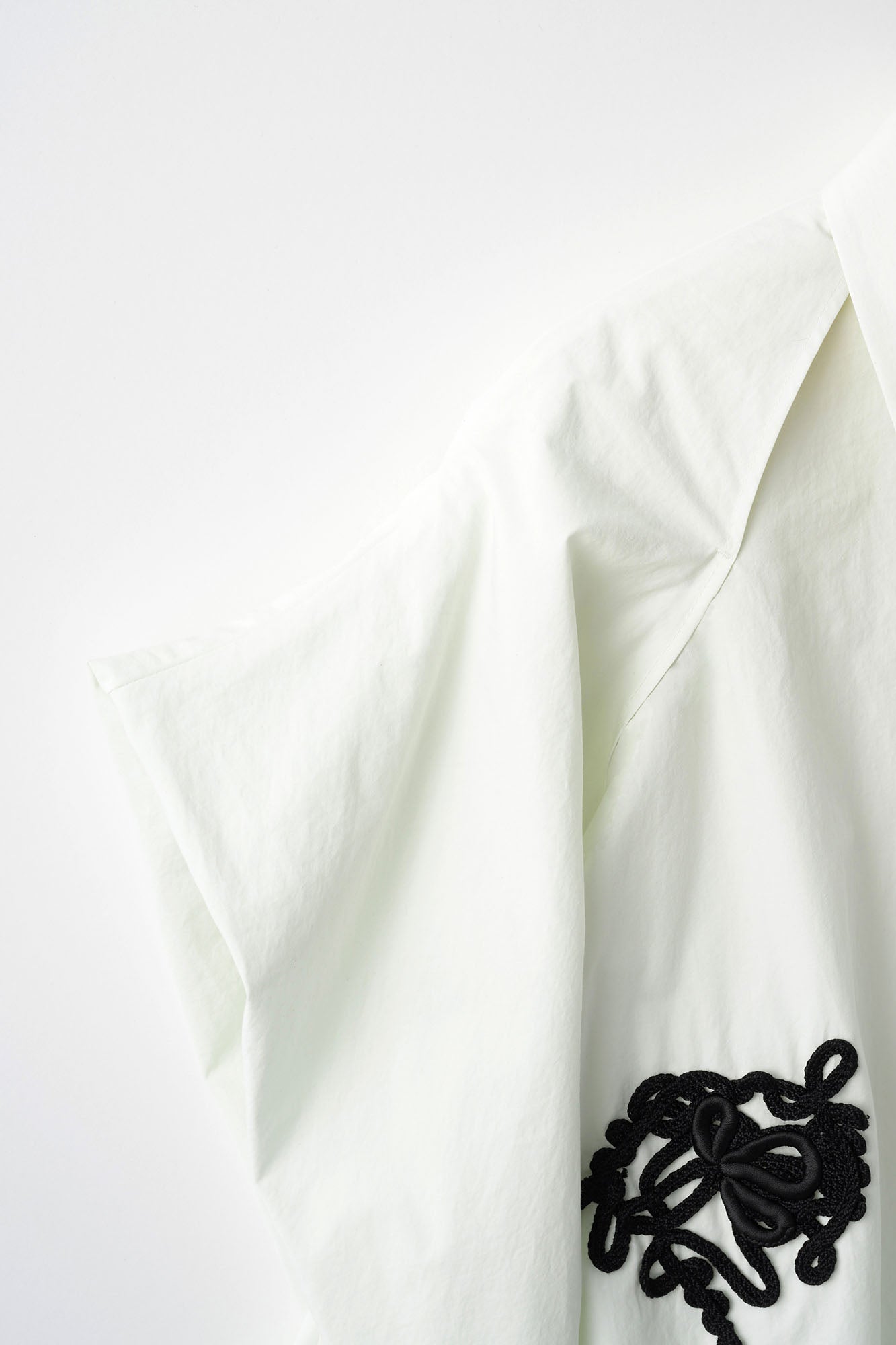 Trillium embroidered shirt (Pale mint)