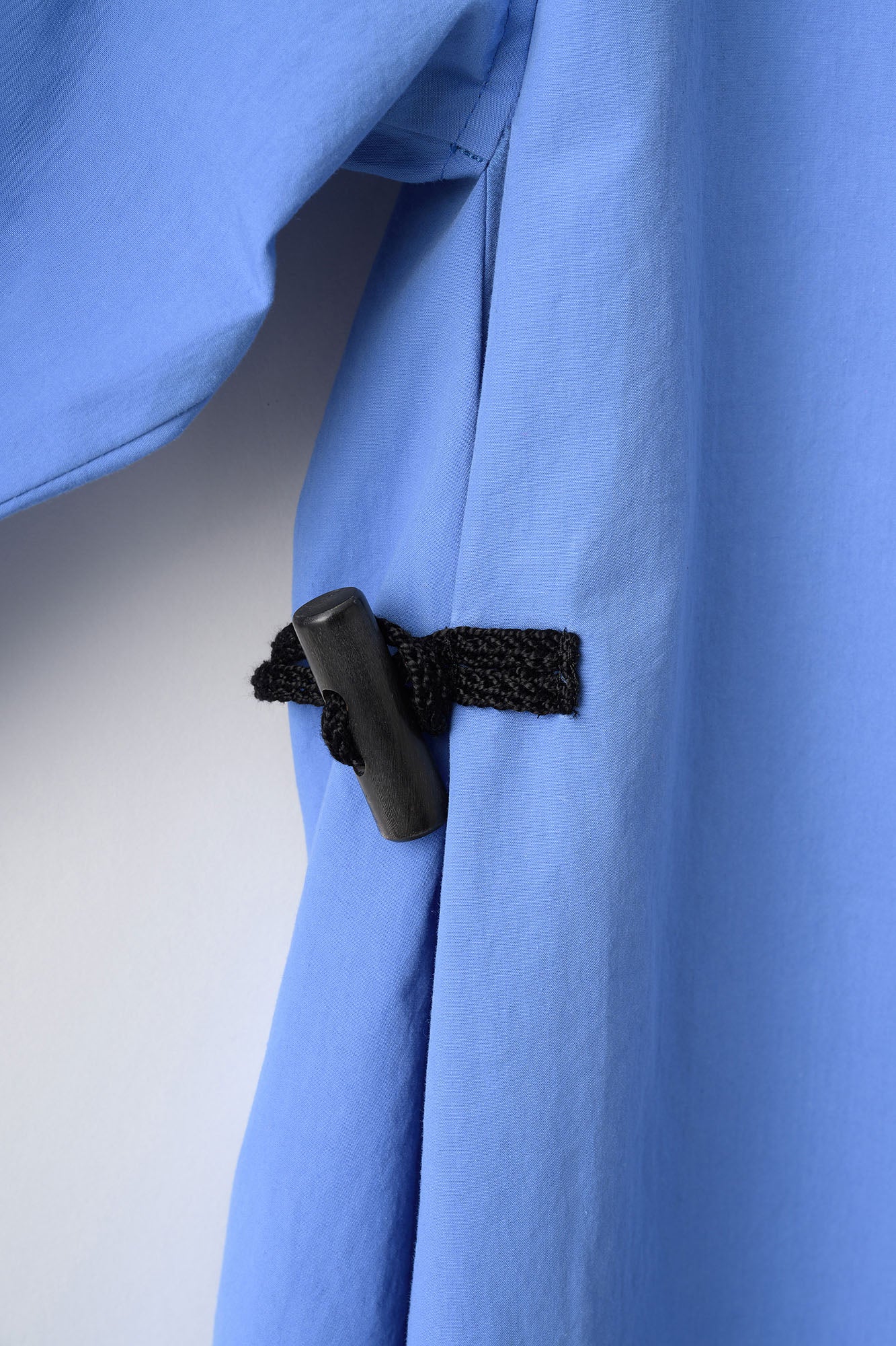 Trillium embroidered shirt (Blue)