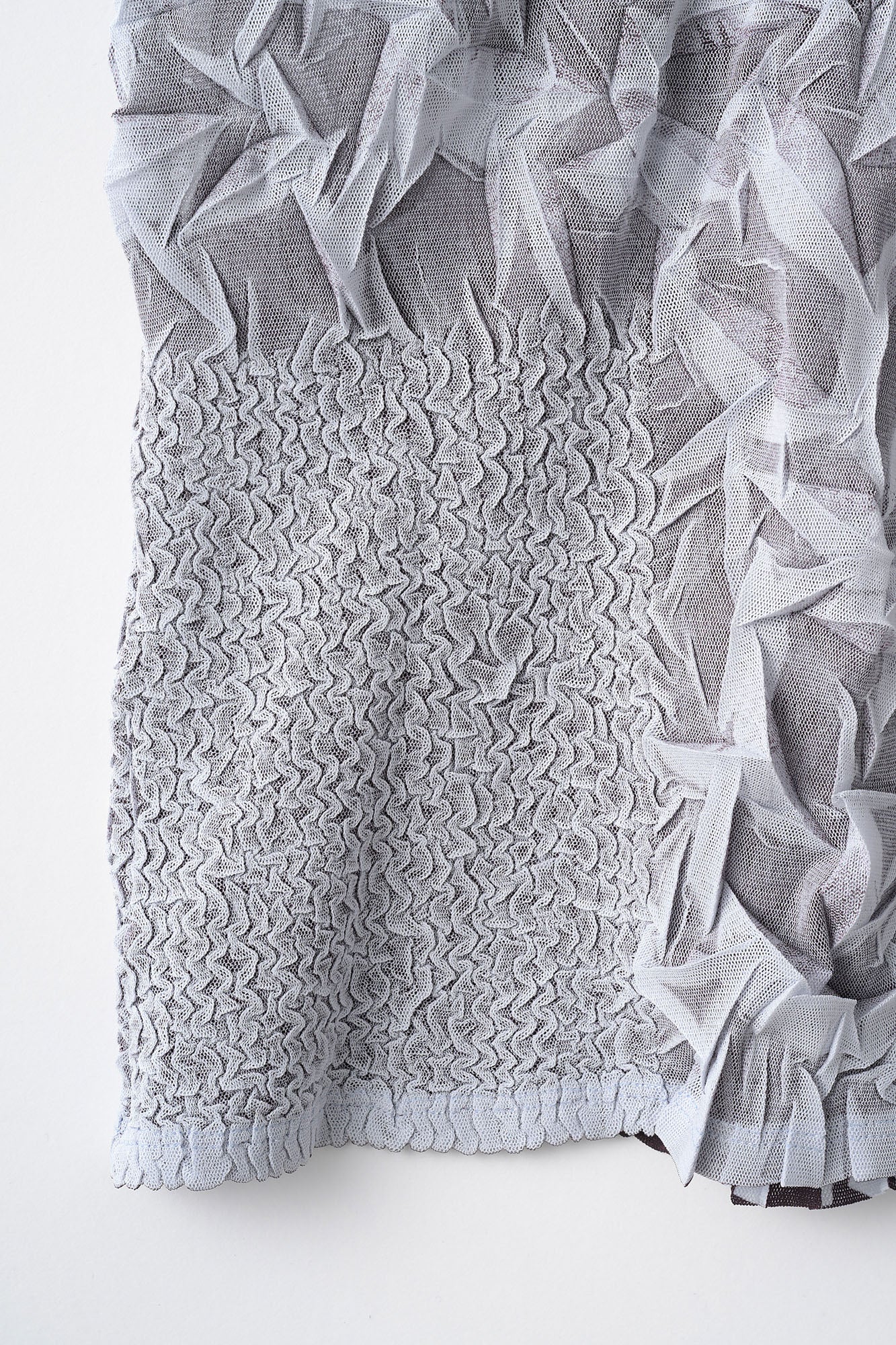 Crumpled sleeveless tops (Gray)