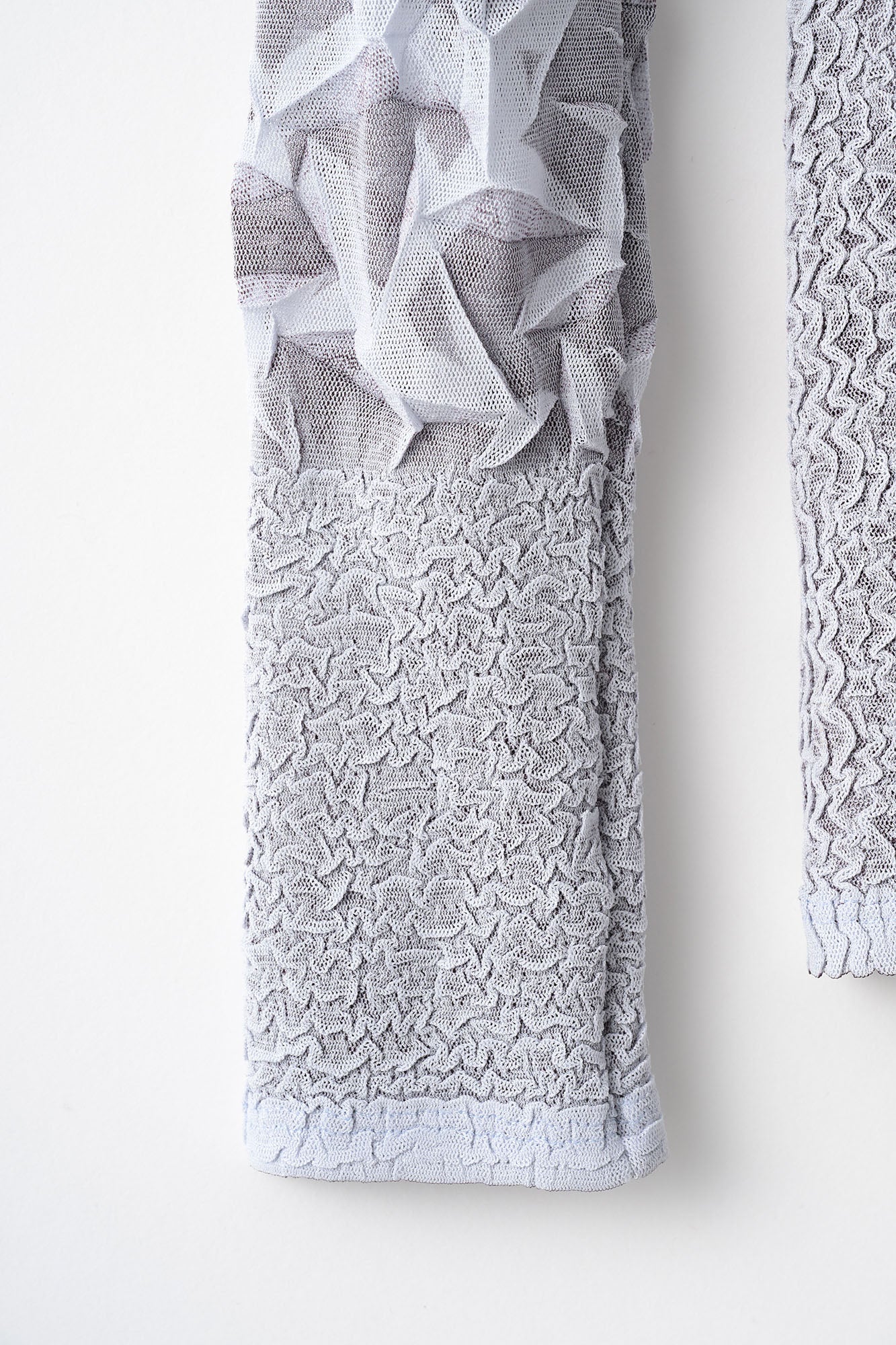 Crumpled tops (Gray)