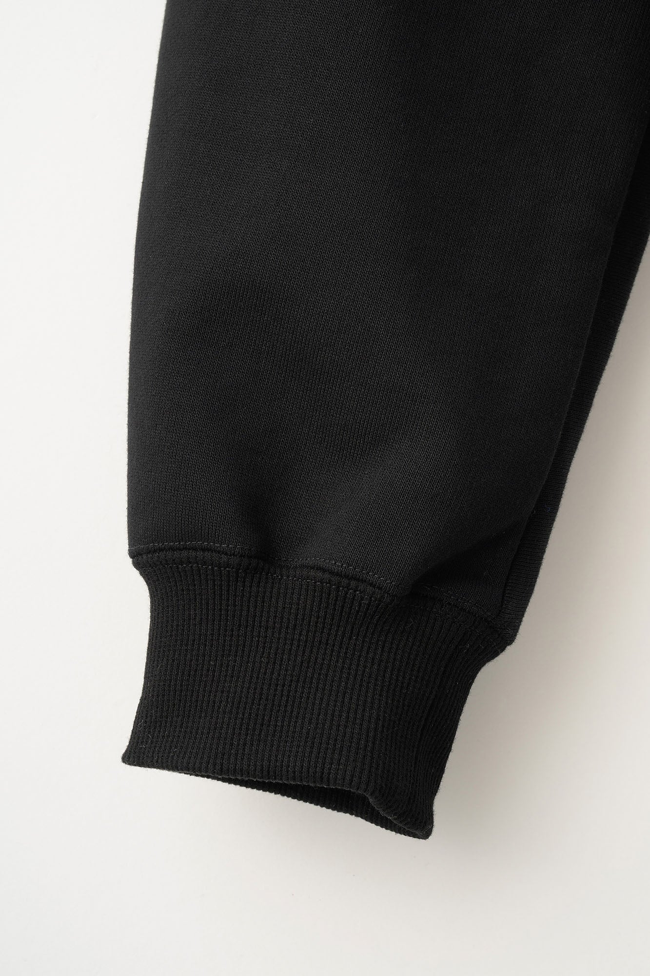 Patchwork embroidered sweatshirt (Black)