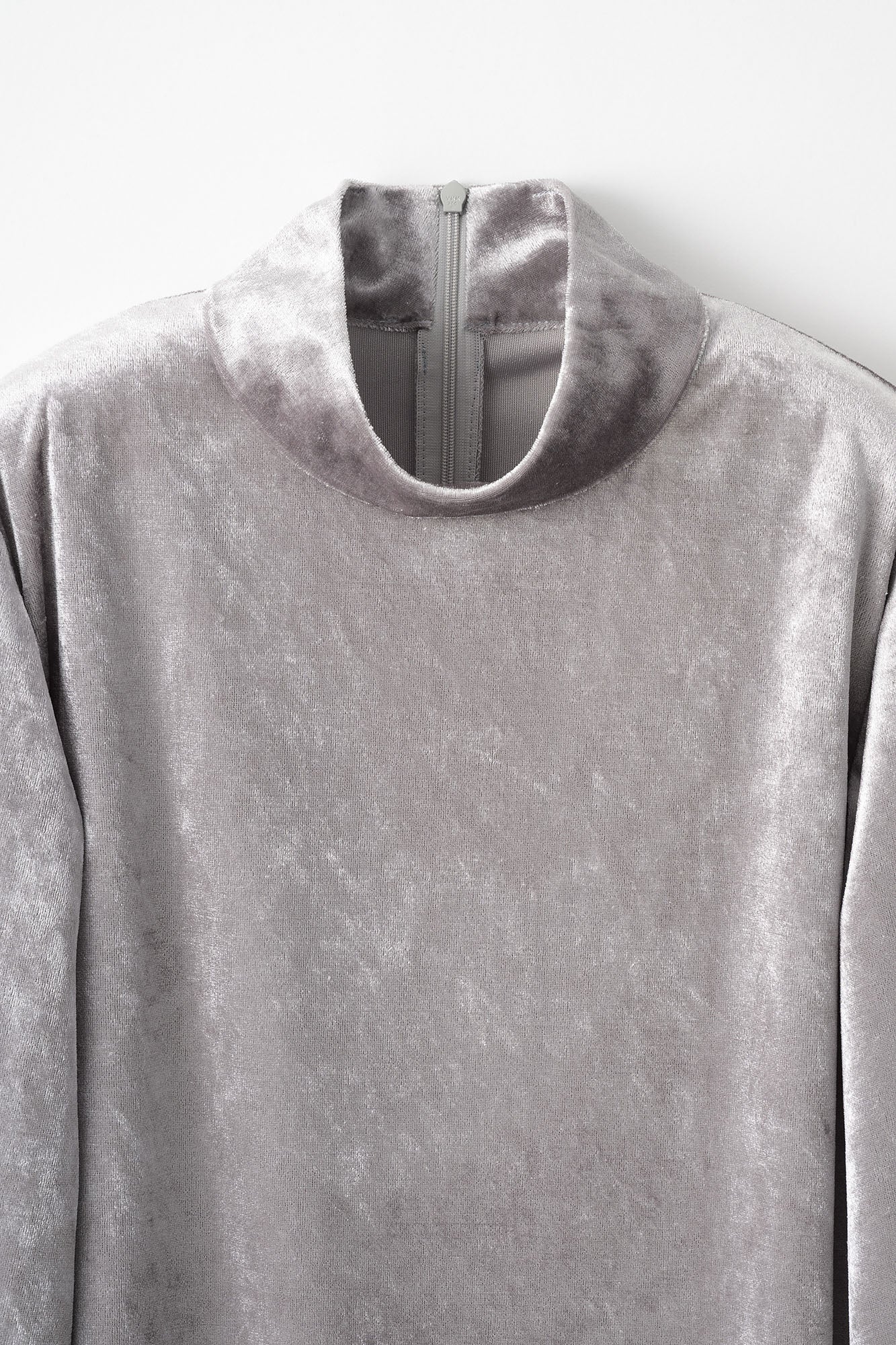 Petals carpet embroidered tops (Gray)