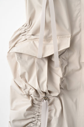 Sleeveless gathered military jacket (Light gray)