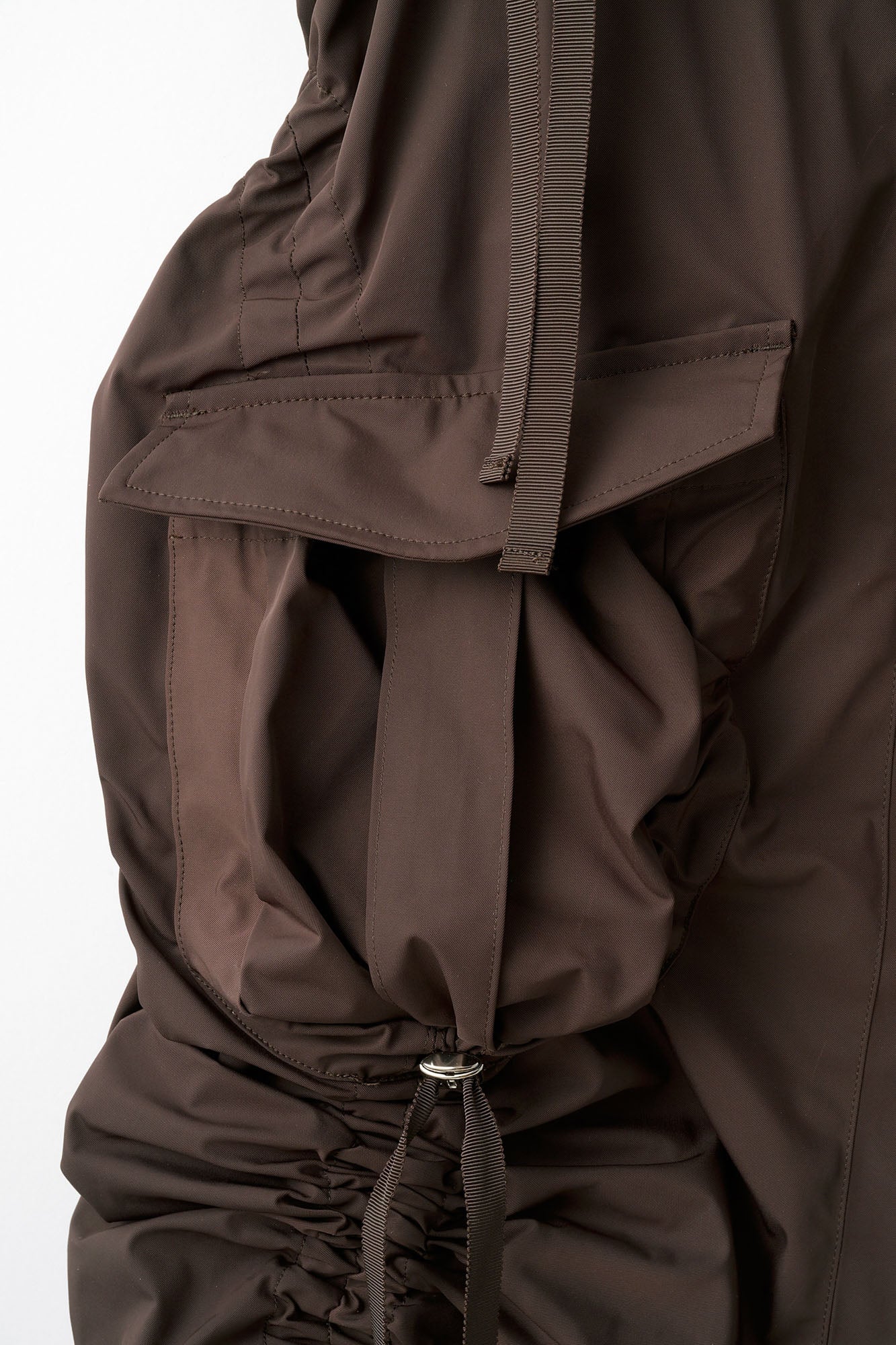 Sleeveless gathered military jacket (Brown)