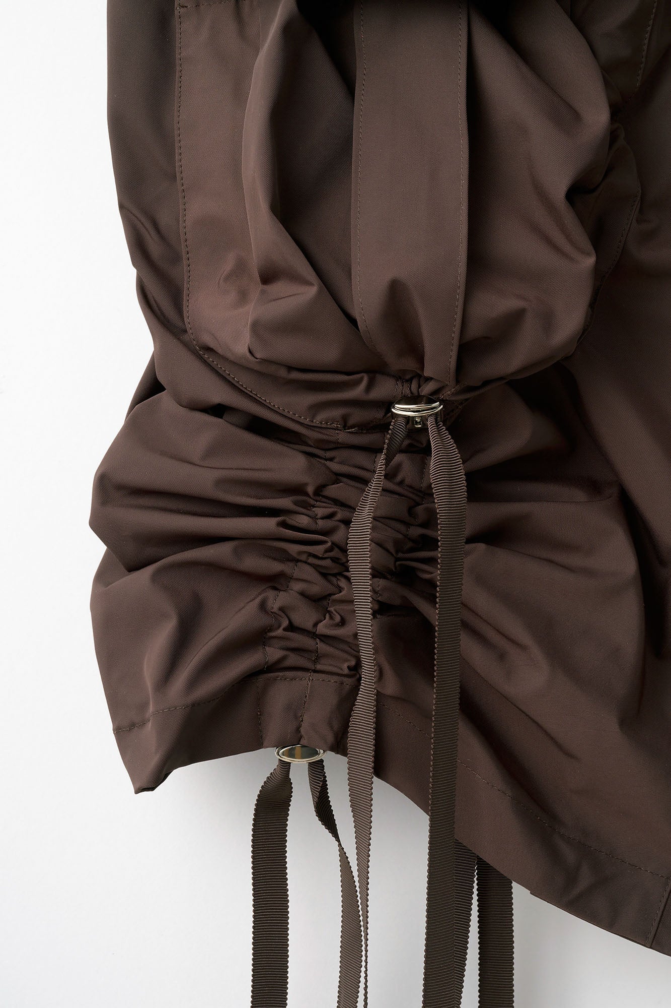 Sleeveless gathered military jacket (Brown)