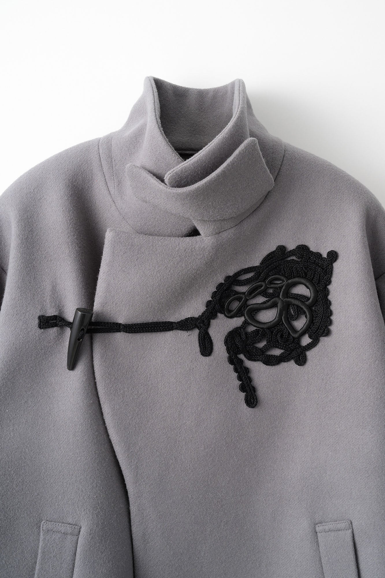 Trillium embroidered wool coat (Gray)