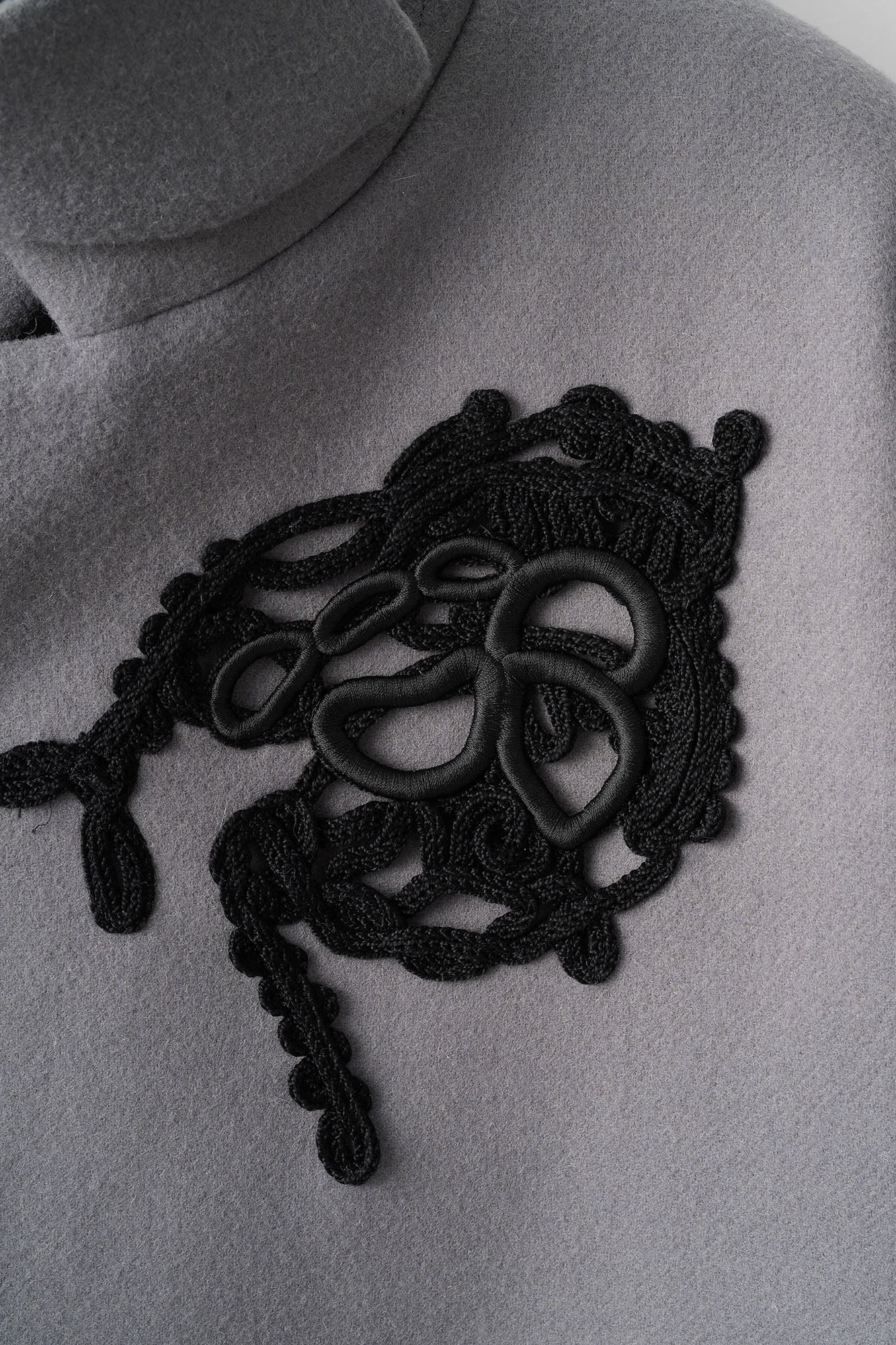 Trillium embroidered wool coat (Gray)