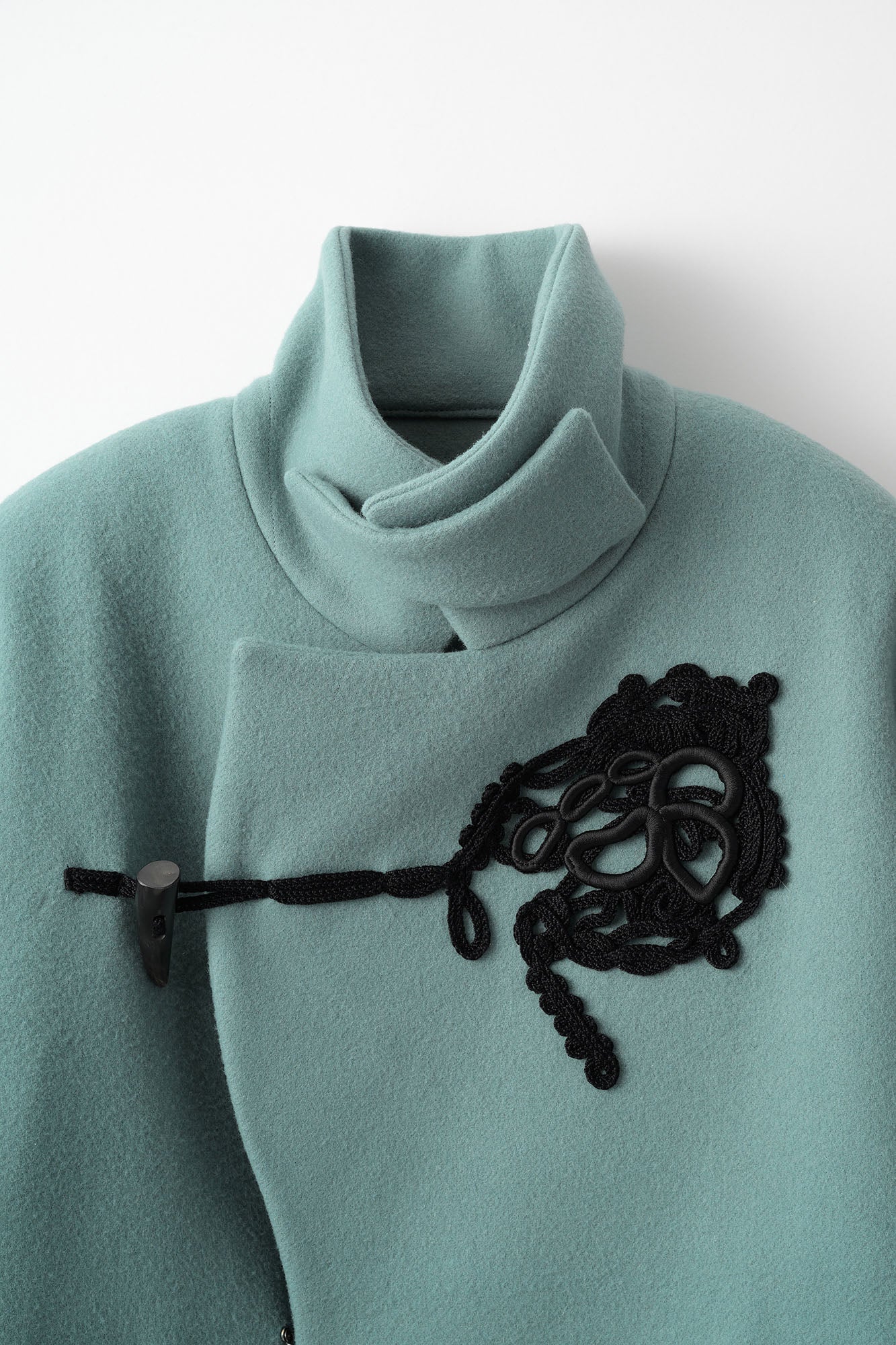 Trillium embroidered wool coat (Green)