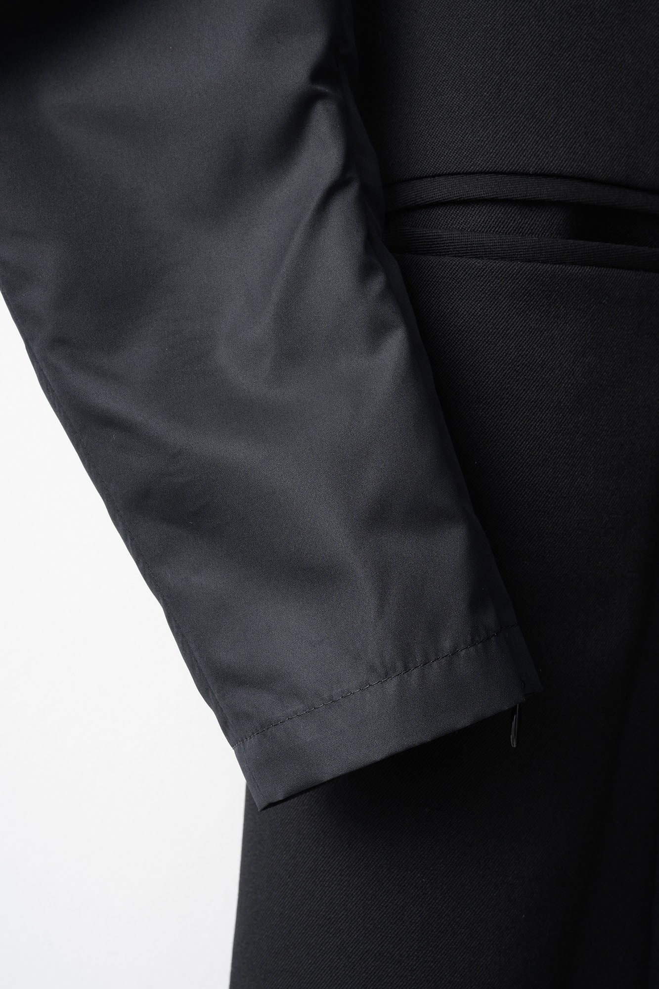 Twist sleeve mini dress (Black)