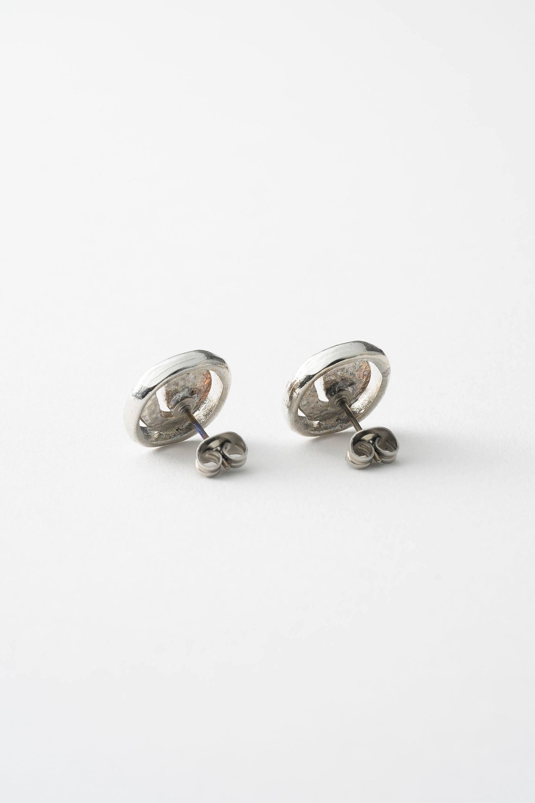 Crack button pierced earring (Silver)