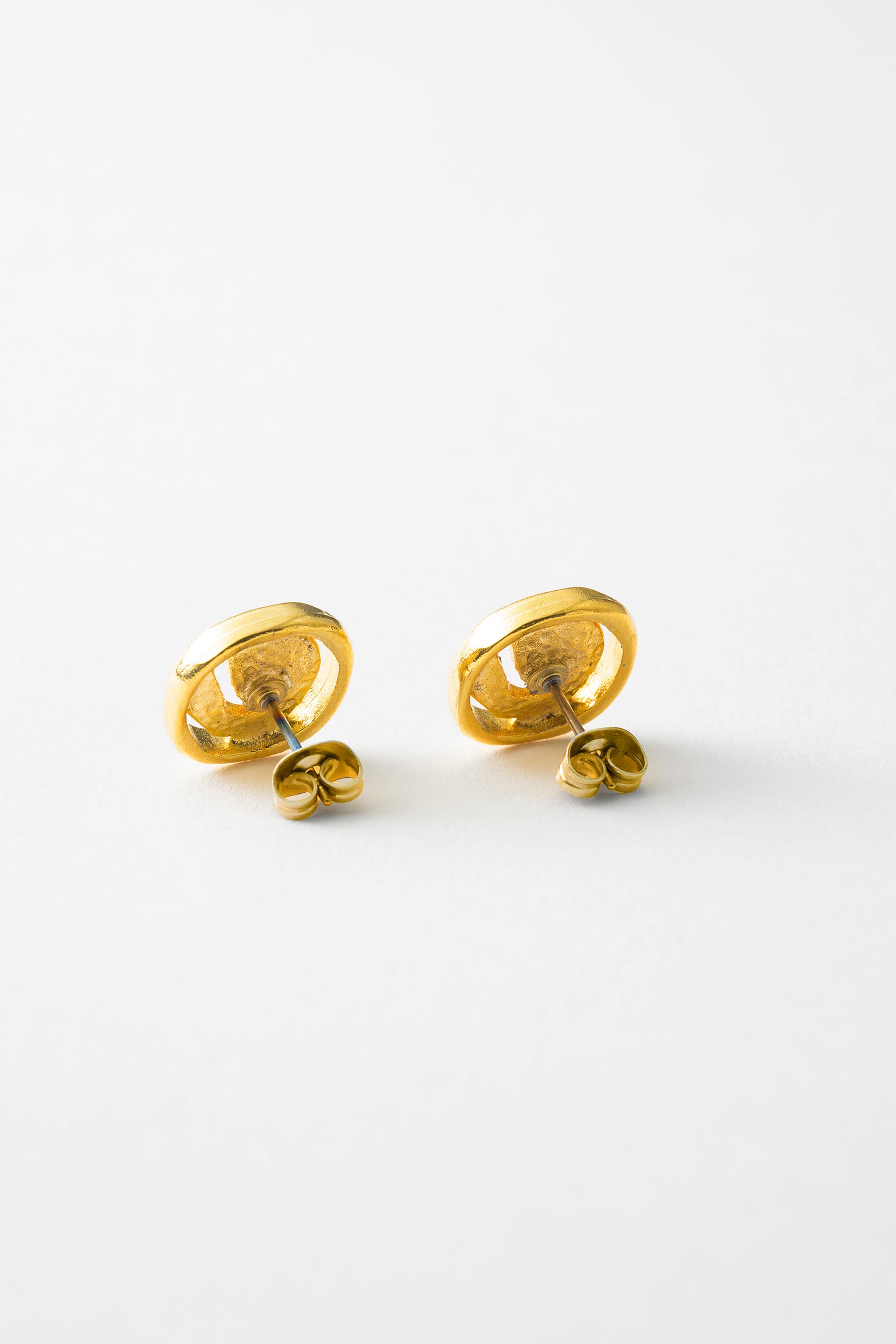 Crack button pierced earring (Gold)