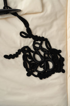 Trillium embroidered bag (Ivory)