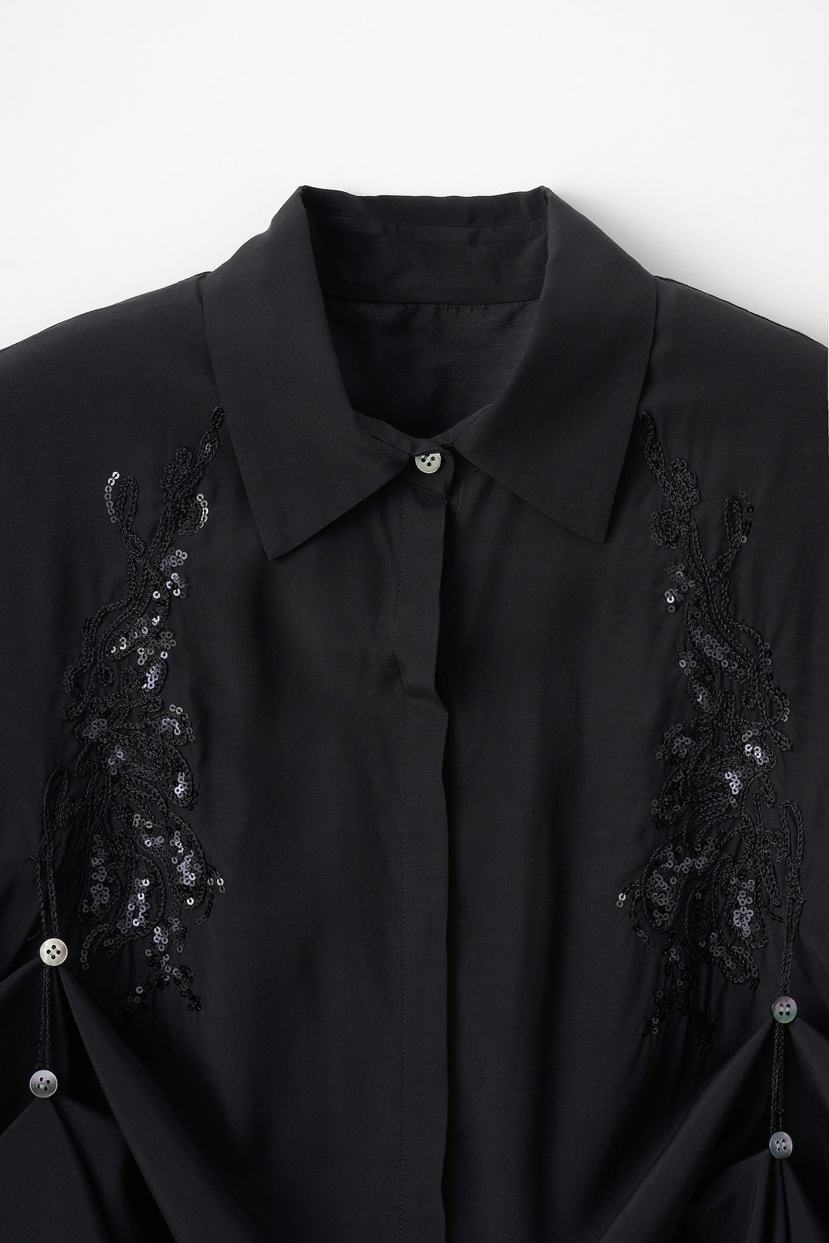Veil embroidered shirt (Black)