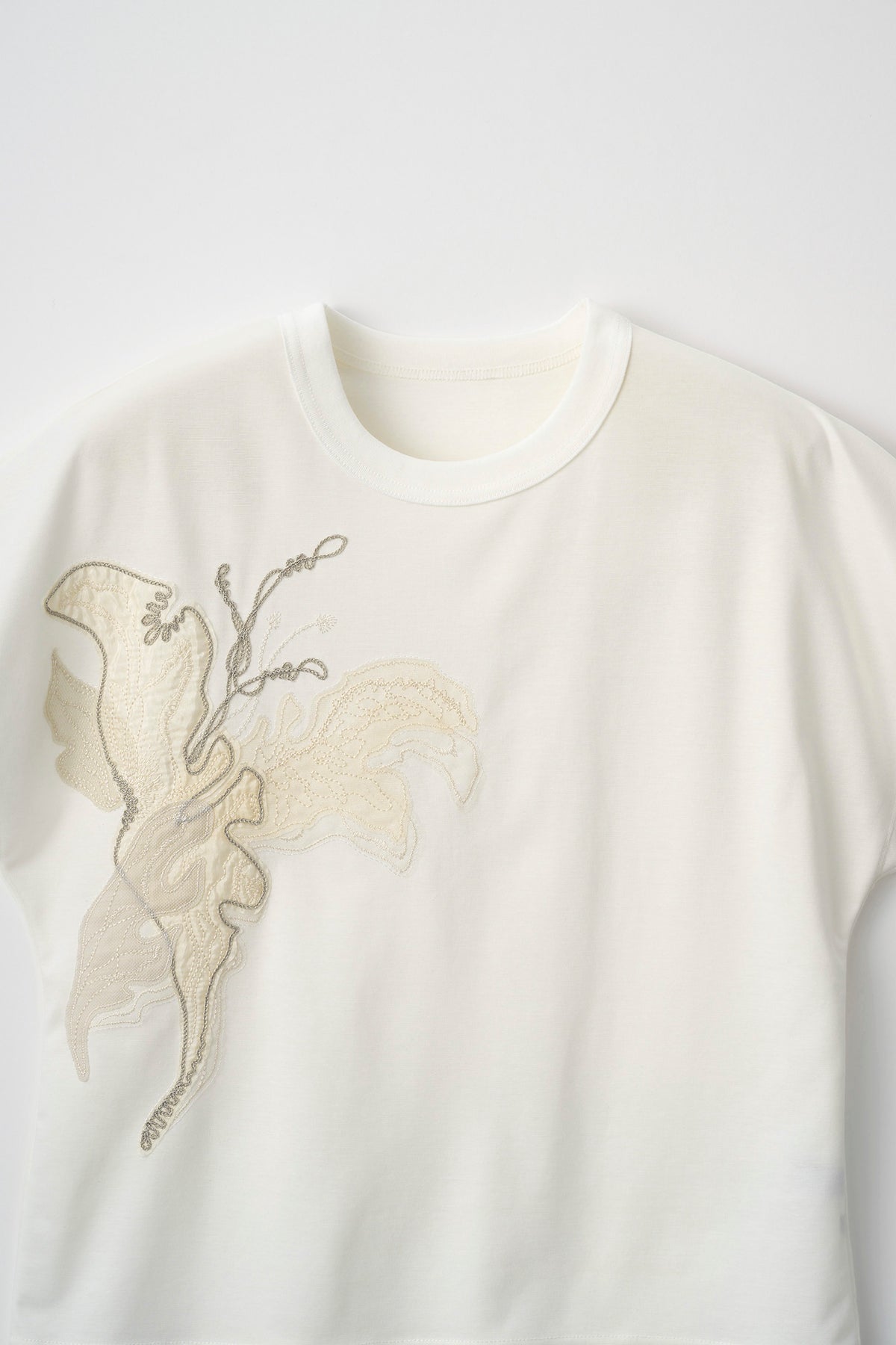 Flutter patchwork embroidered tops (White)