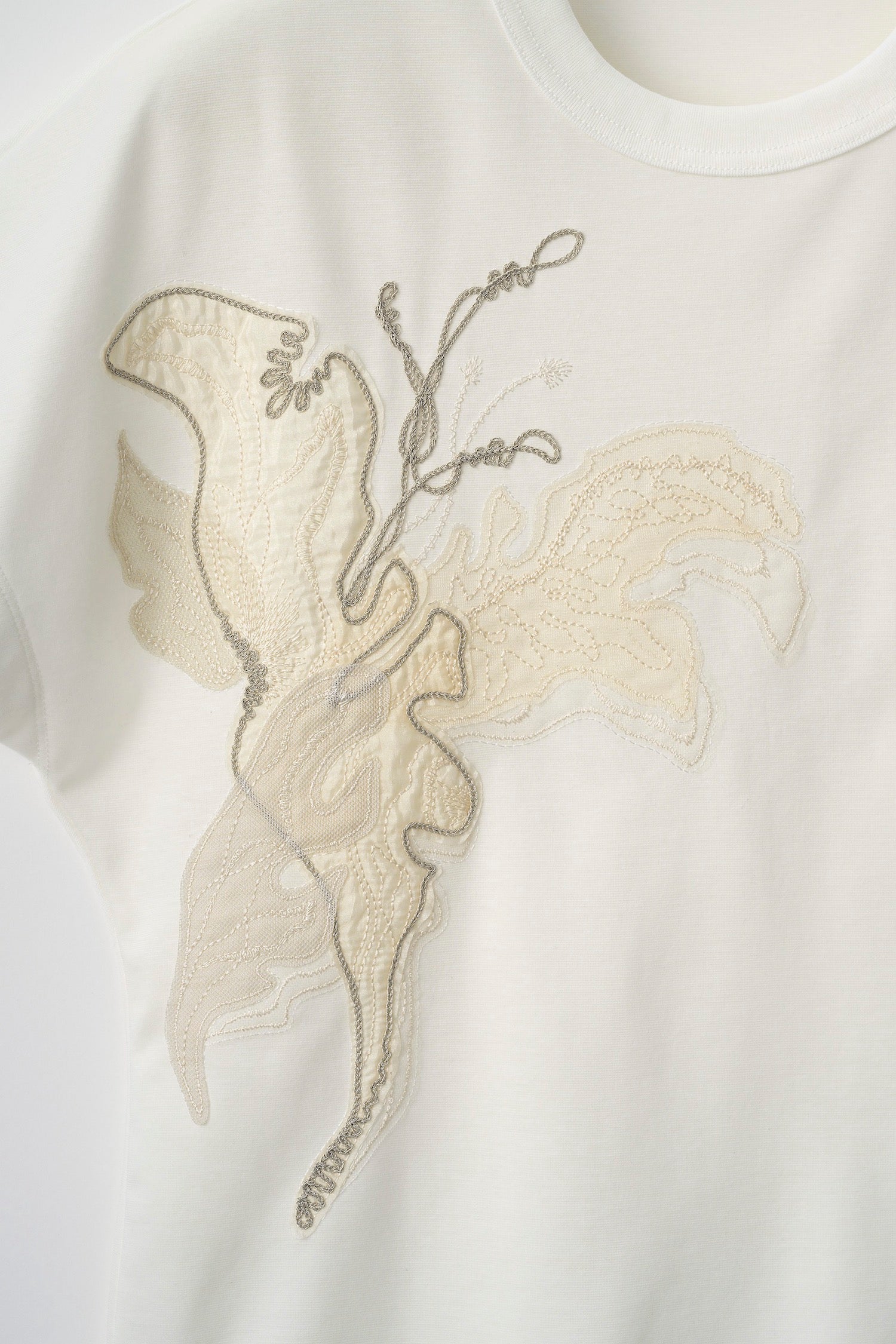 Flutter patchwork embroidered tops (White)