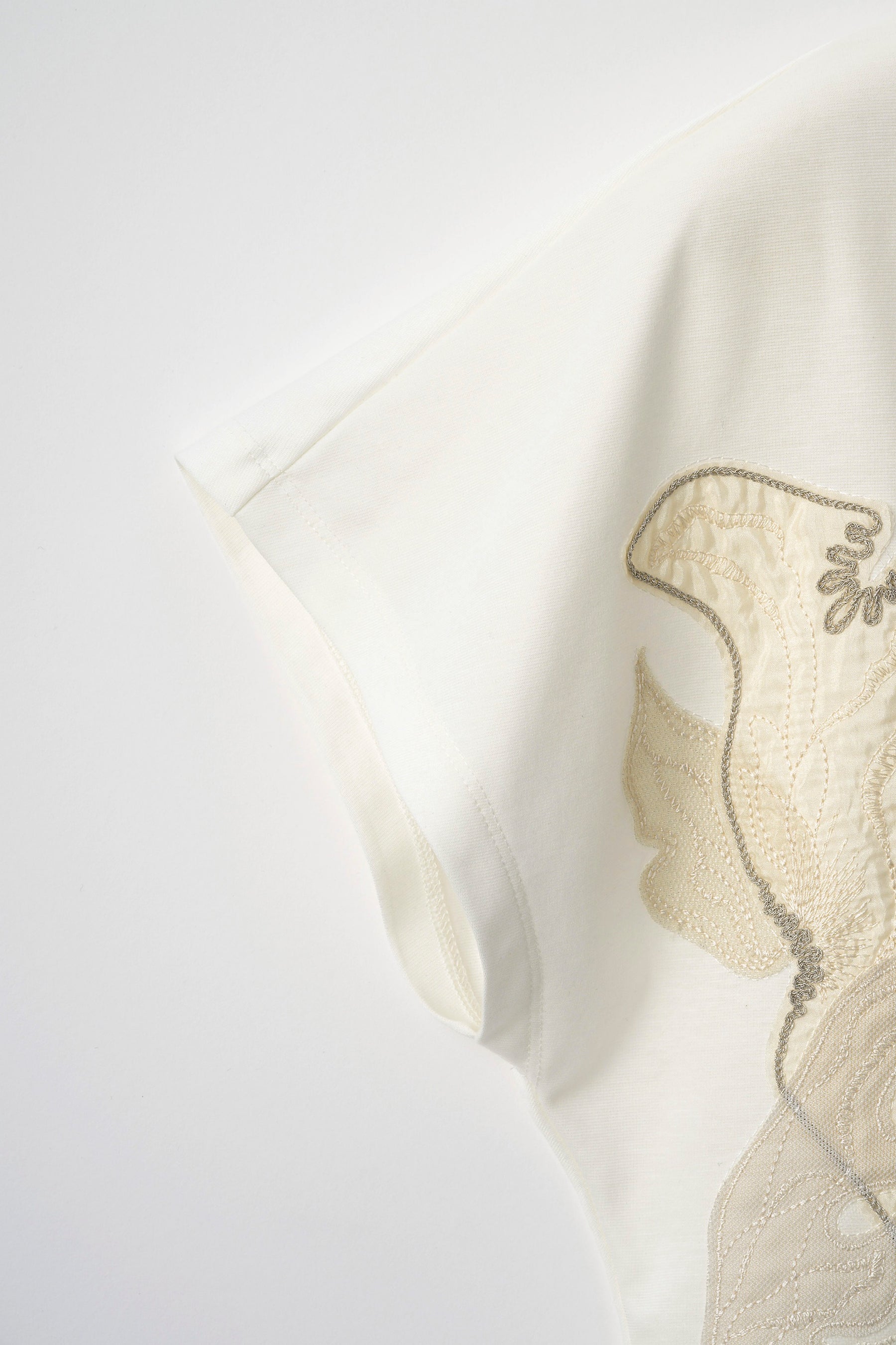Flutter patchwork embroidered tops (White)