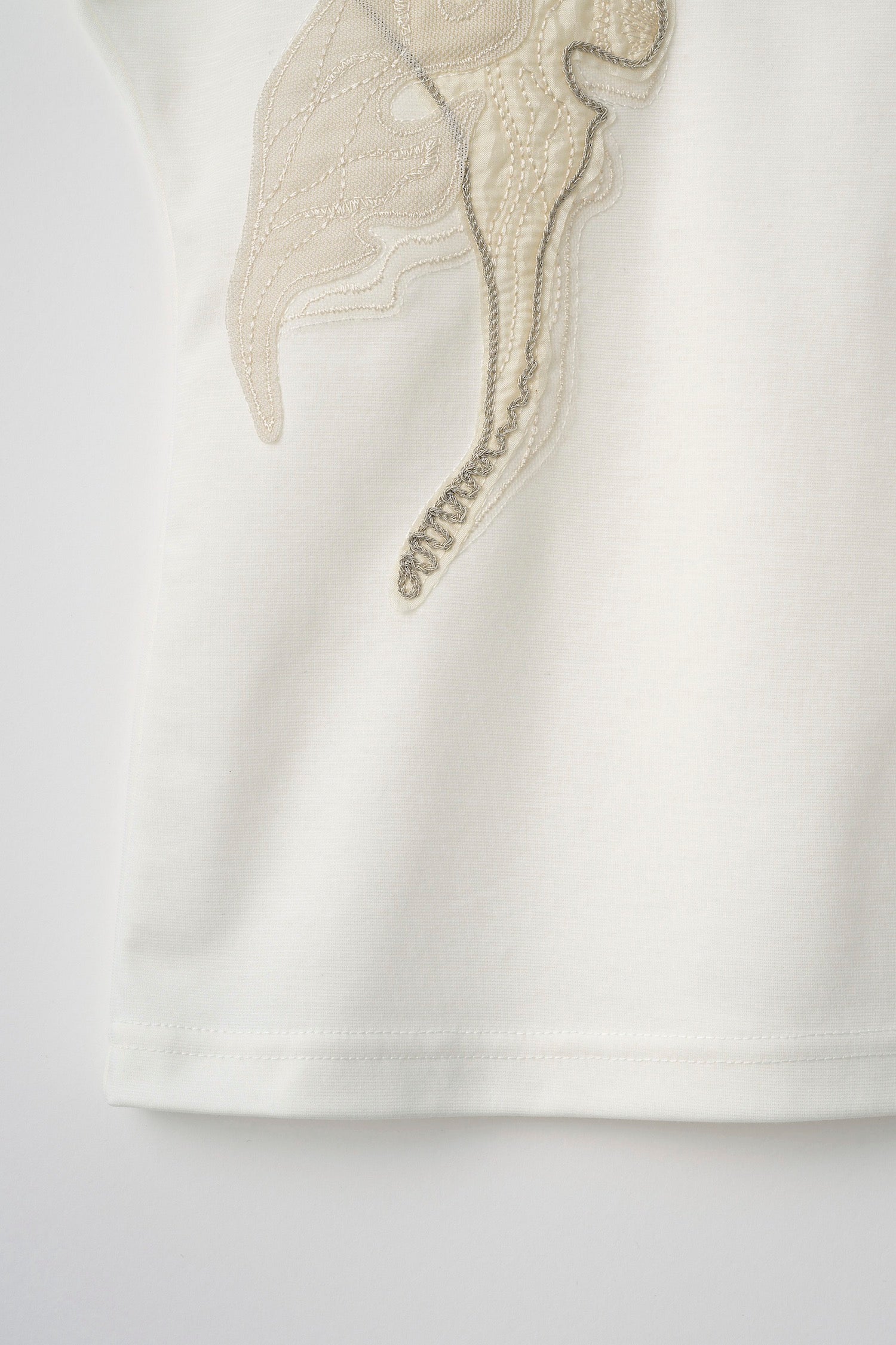 Flutter patchwork embroidered tops (White)