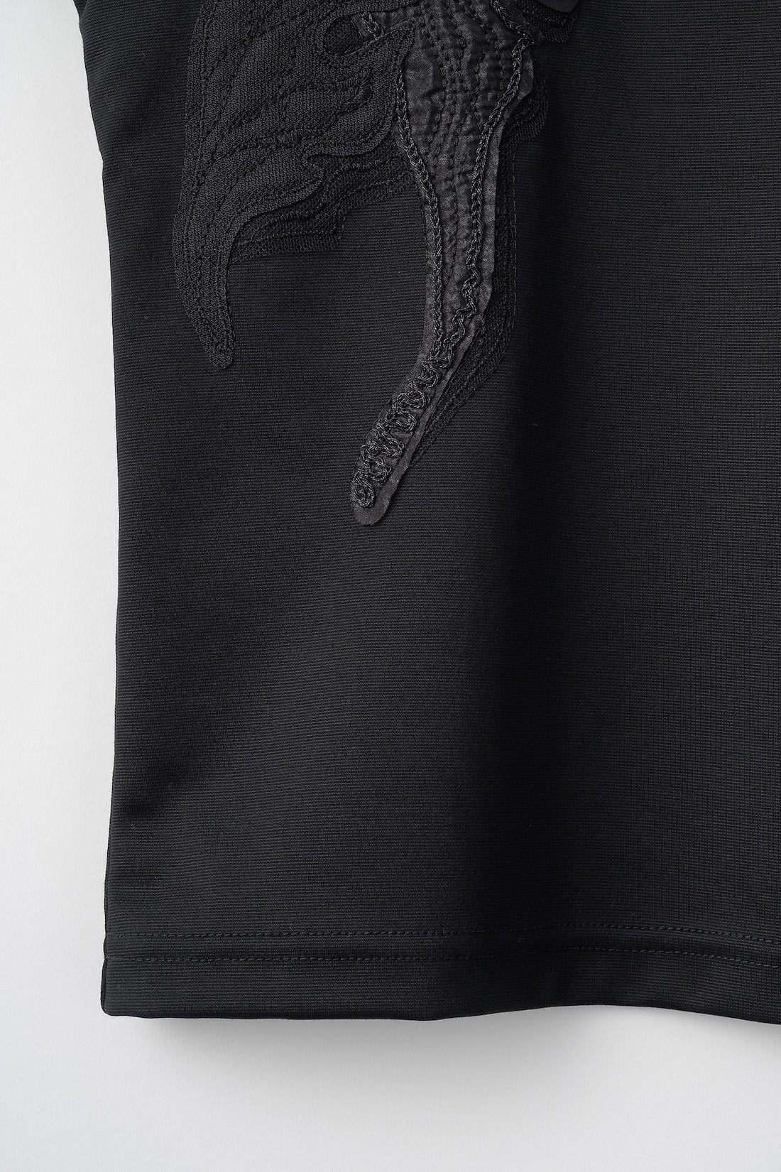 Flutter patchwork embroidered tops (Black)
