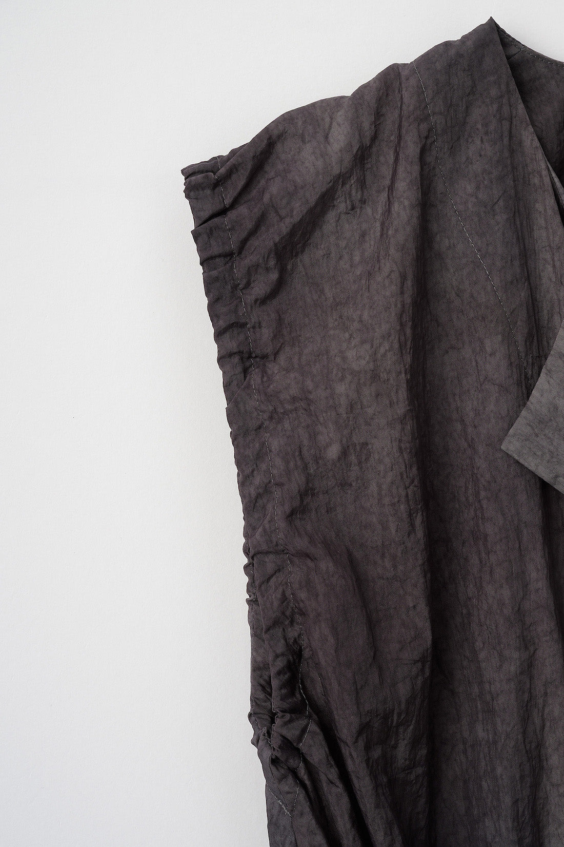 Radiance sleeveless tops (Black)