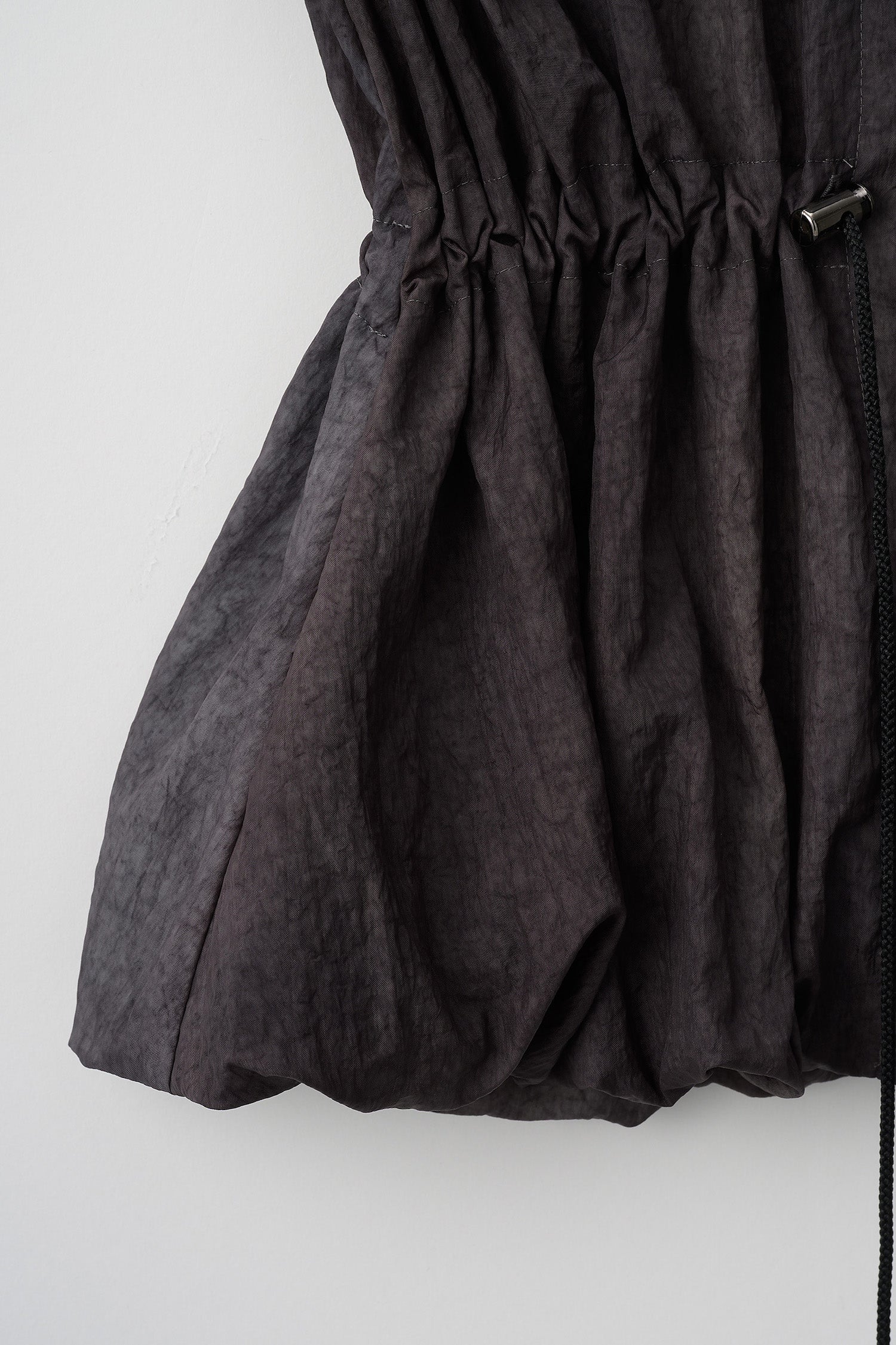 Radiance sleeveless tops (Black)