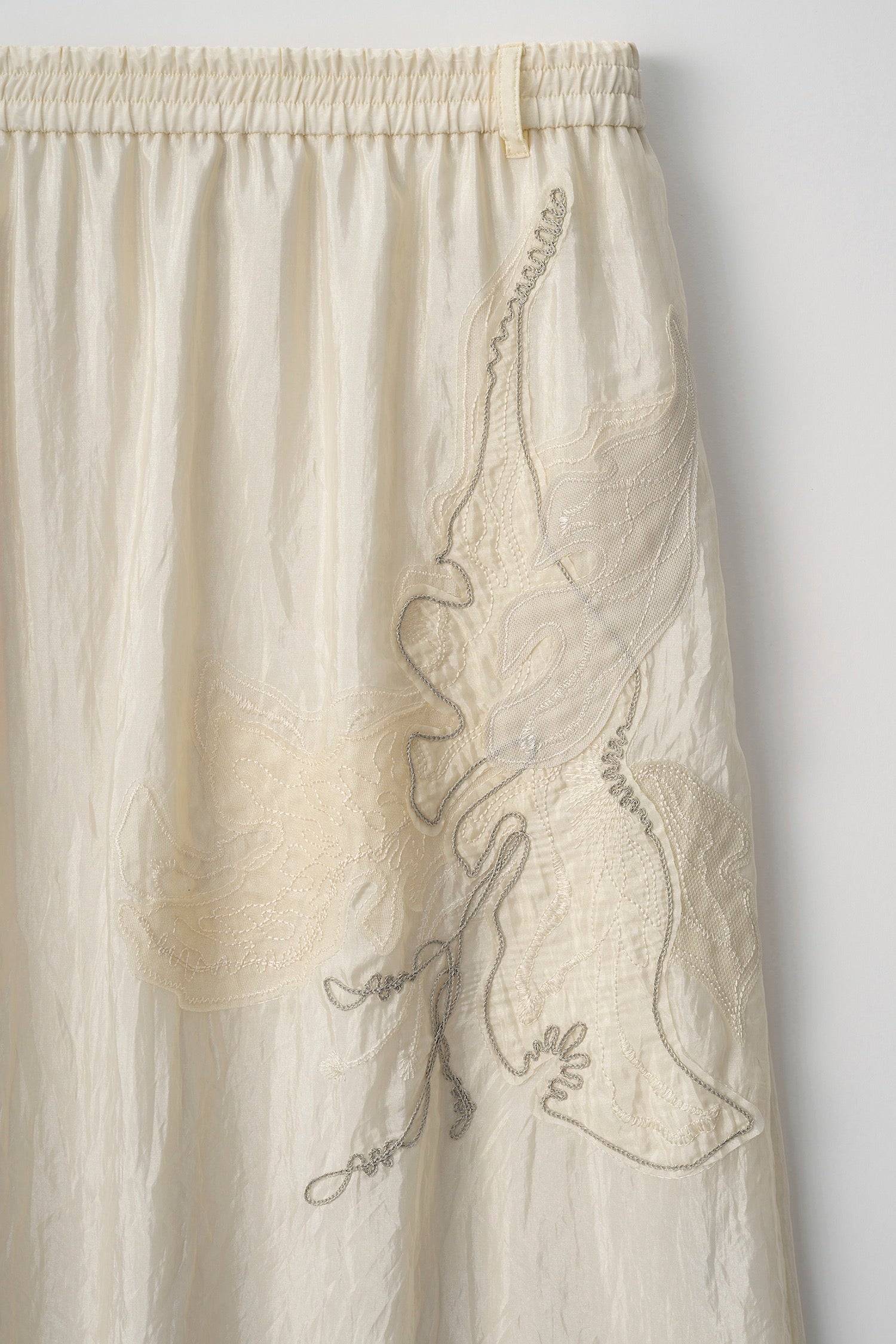 Flutter patchwork embroidered skirt (White)