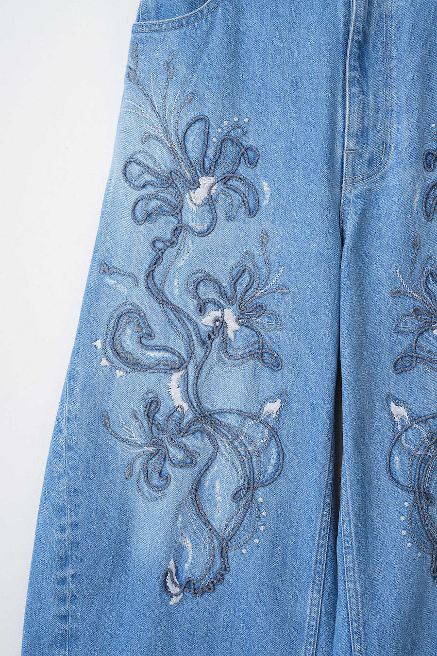 Nerine embroidered denim slacks (Blue)