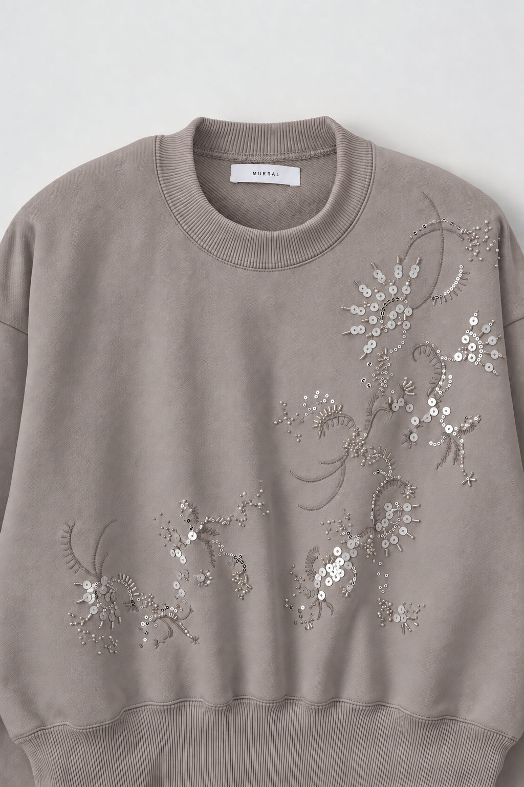 Glint beads embroidered sweatshirt (Greige)