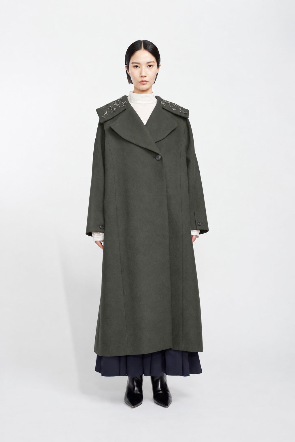 Glint beads embroidered long coat (Gray)