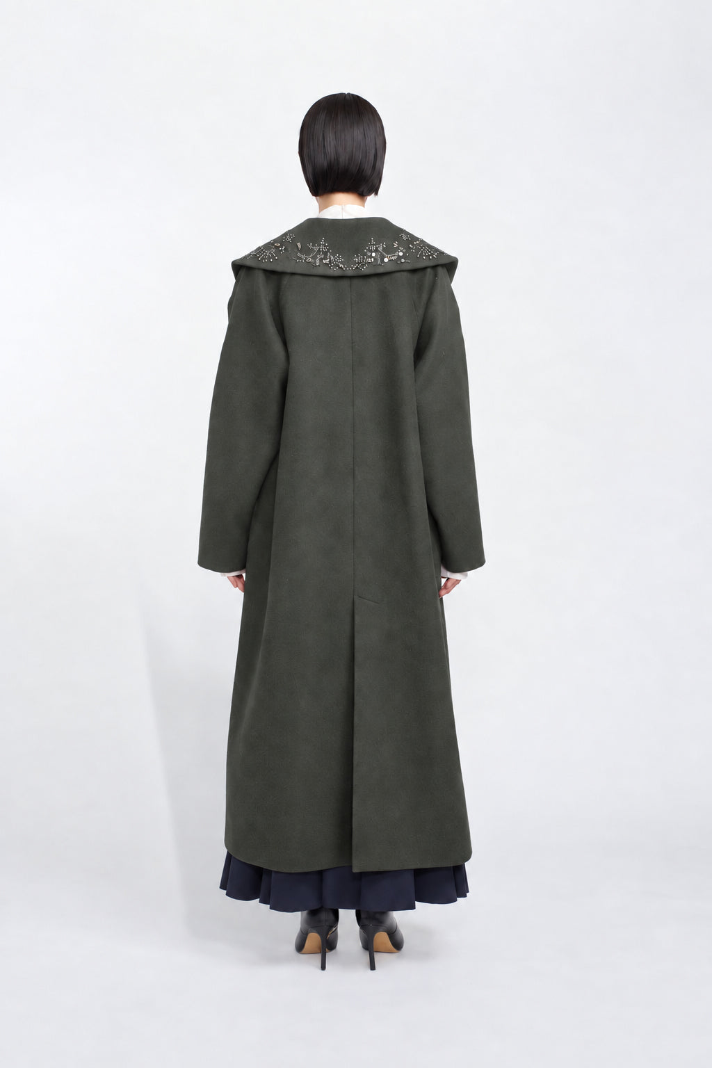 Glint beads embroidered long coat (Gray)