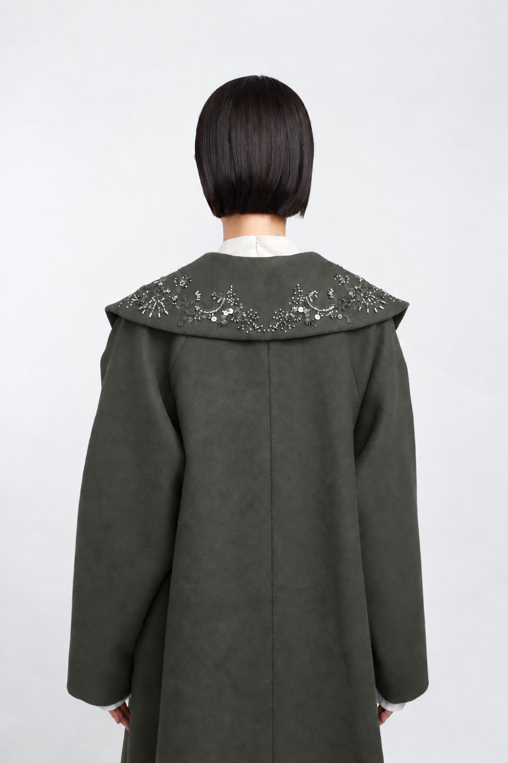 Glint beads embroidered long coat (Gray)