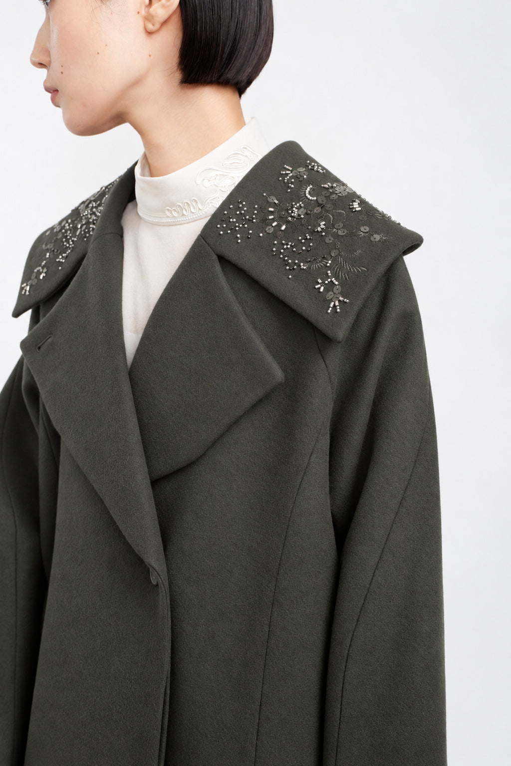 Glint beads embroidered long coat (Gray)