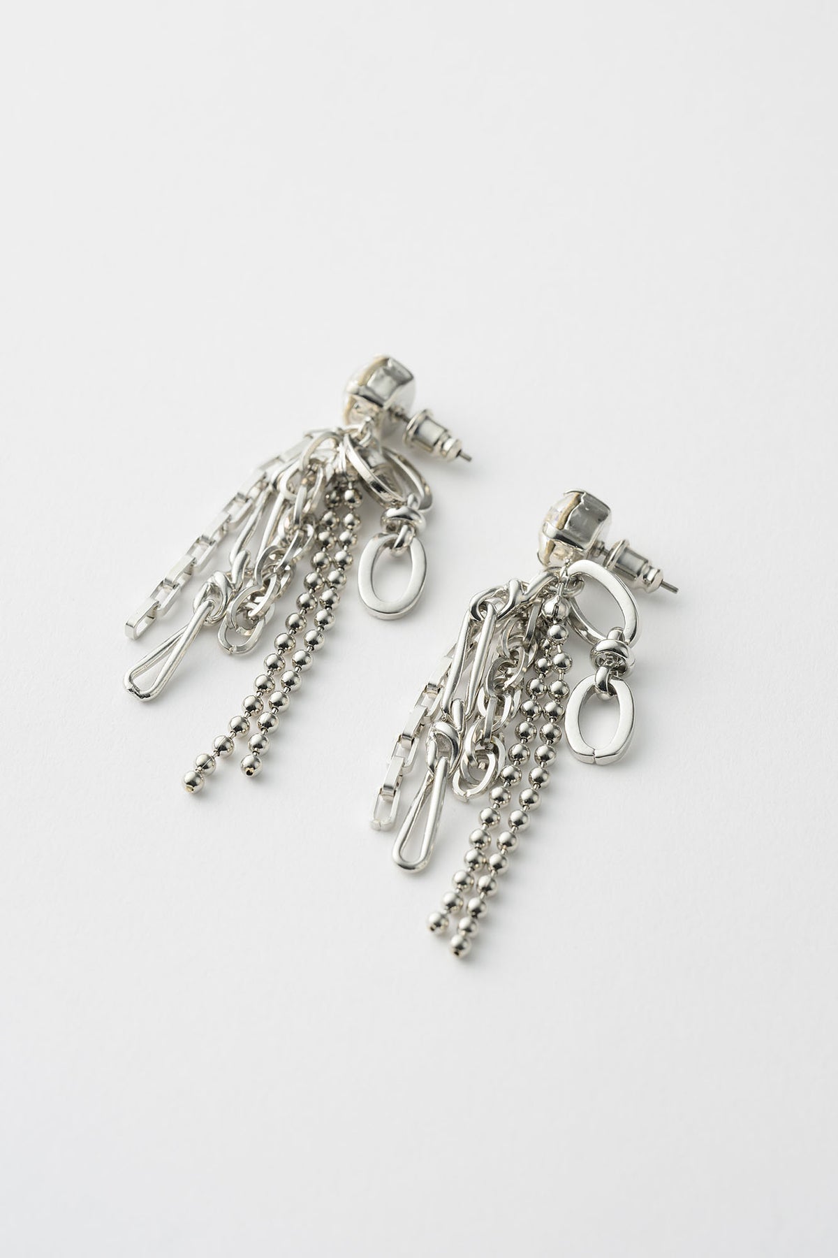 Glint chain pierced earring (Silver)