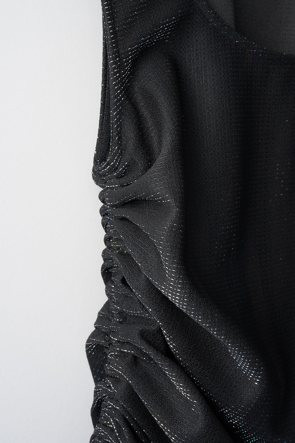 ″Effulgence″ tops (Black)