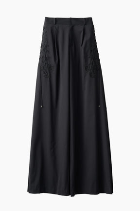 Glimmer embroidered slacks (Black)