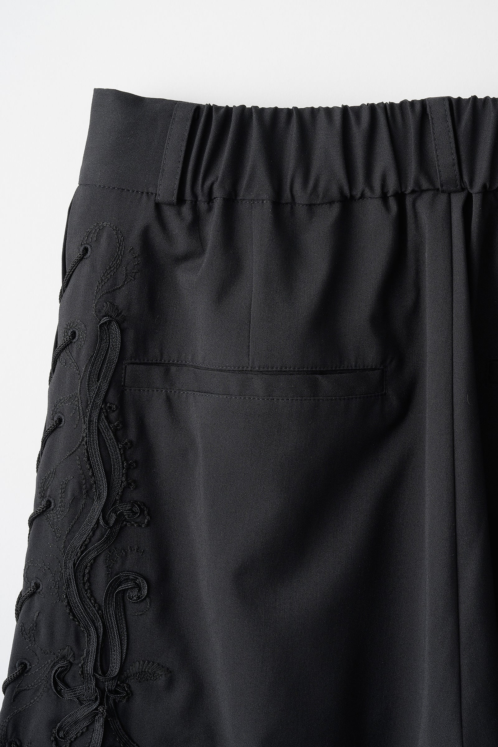 Glimmer embroidered slacks (Black)