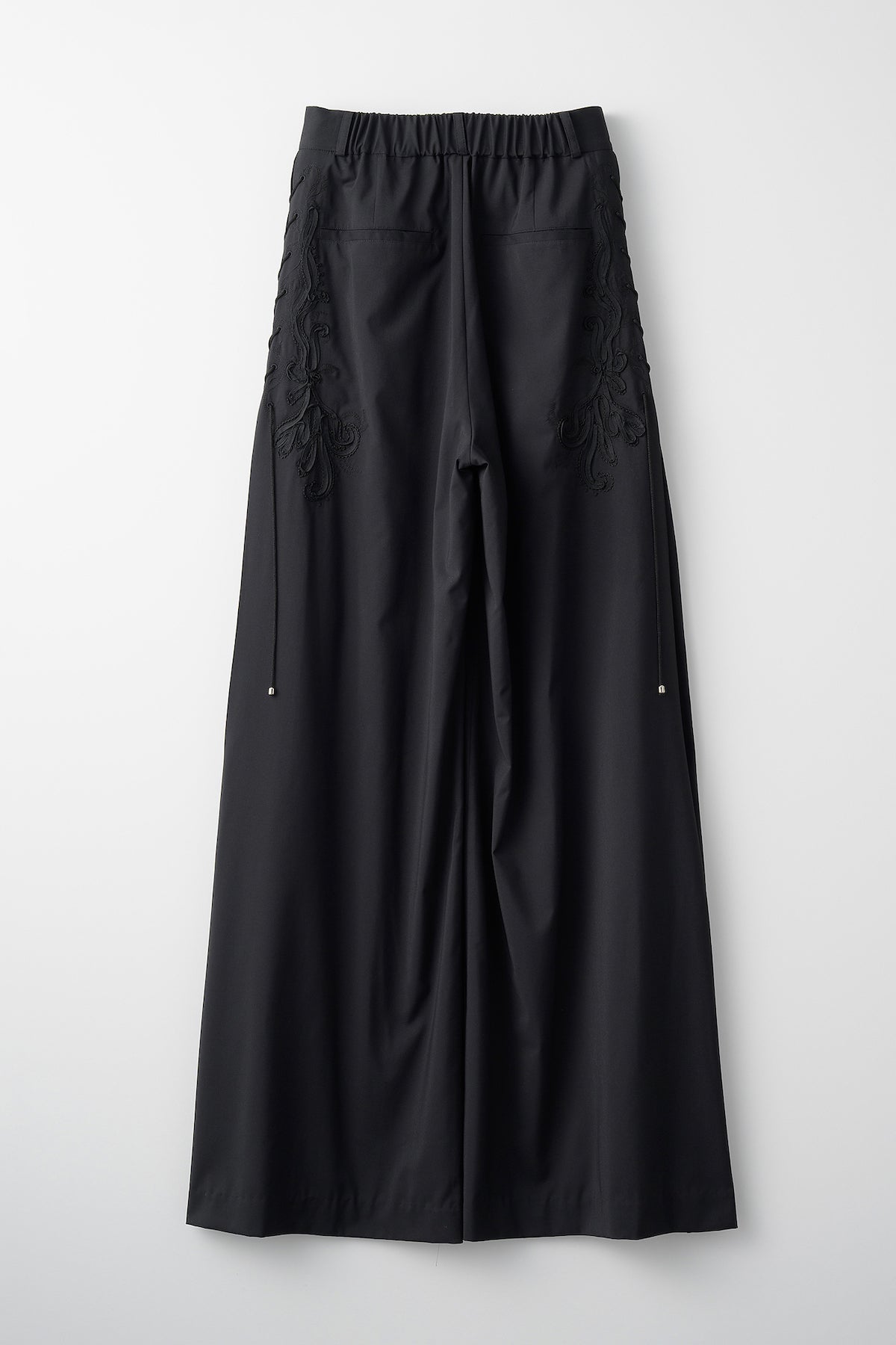Glimmer embroidered slacks (Black)