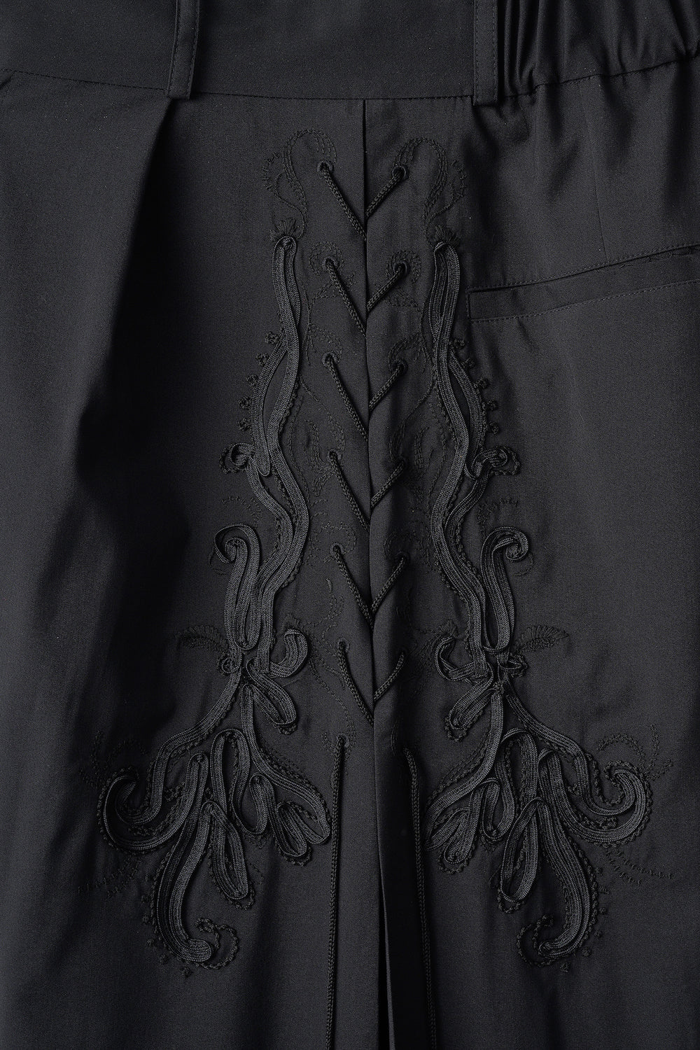 Glimmer embroidered slacks (Black)