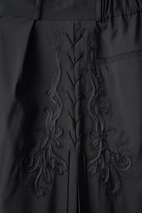 Glimmer embroidered slacks (Black)