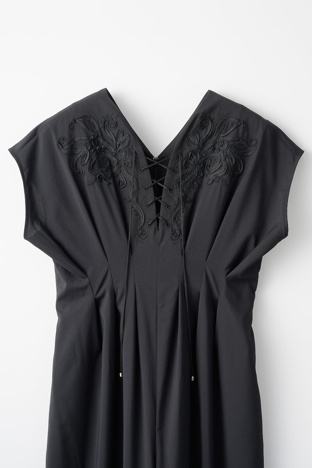 Glimmer embroidered jumpsuit (Black)