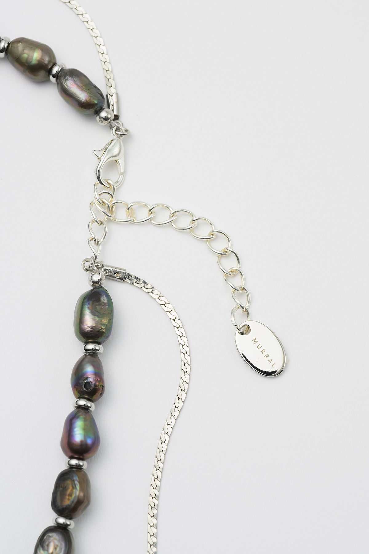Faint pearl necklace (Silver)