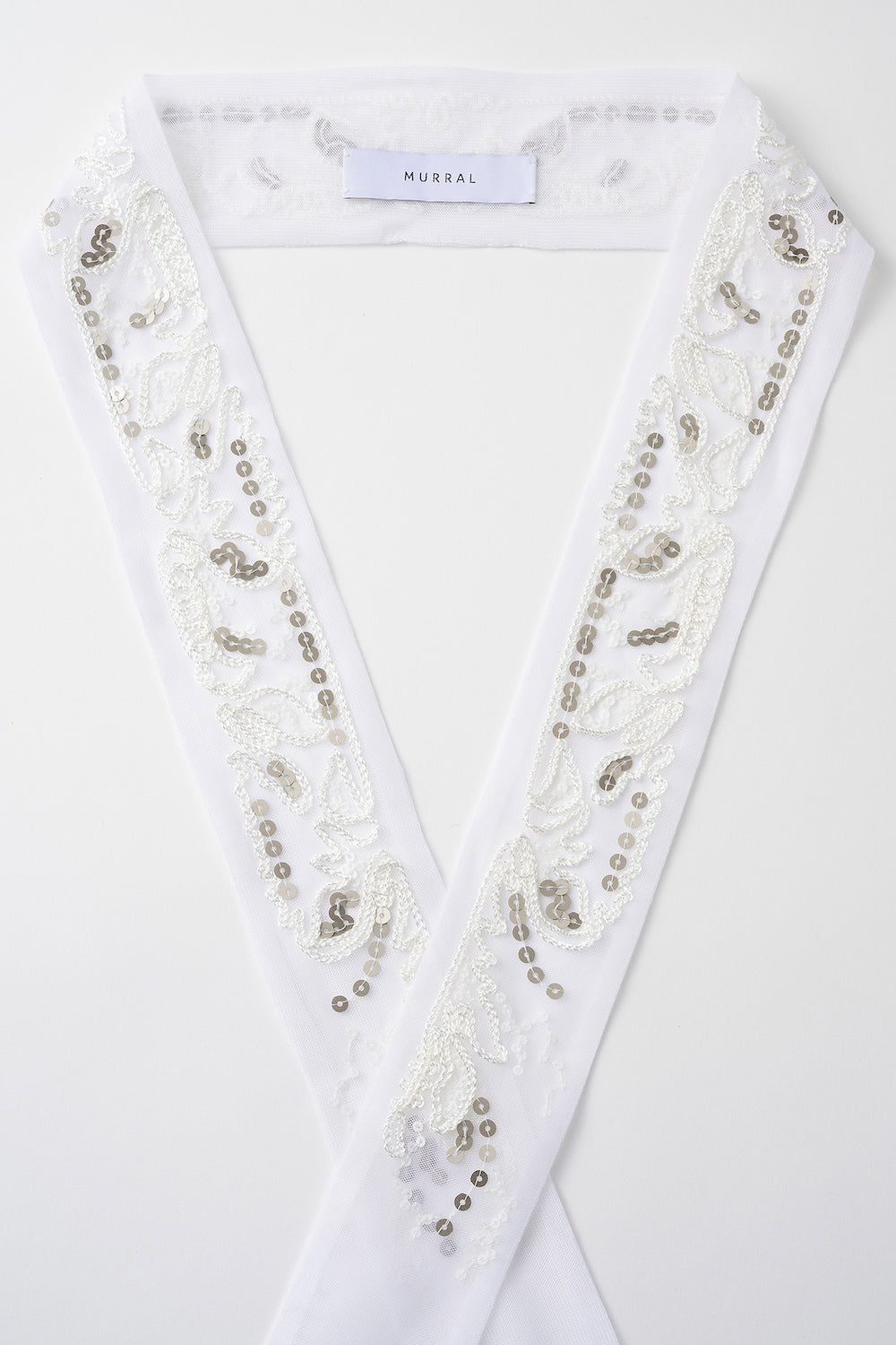 Gleaming embroidered ribbon (White)