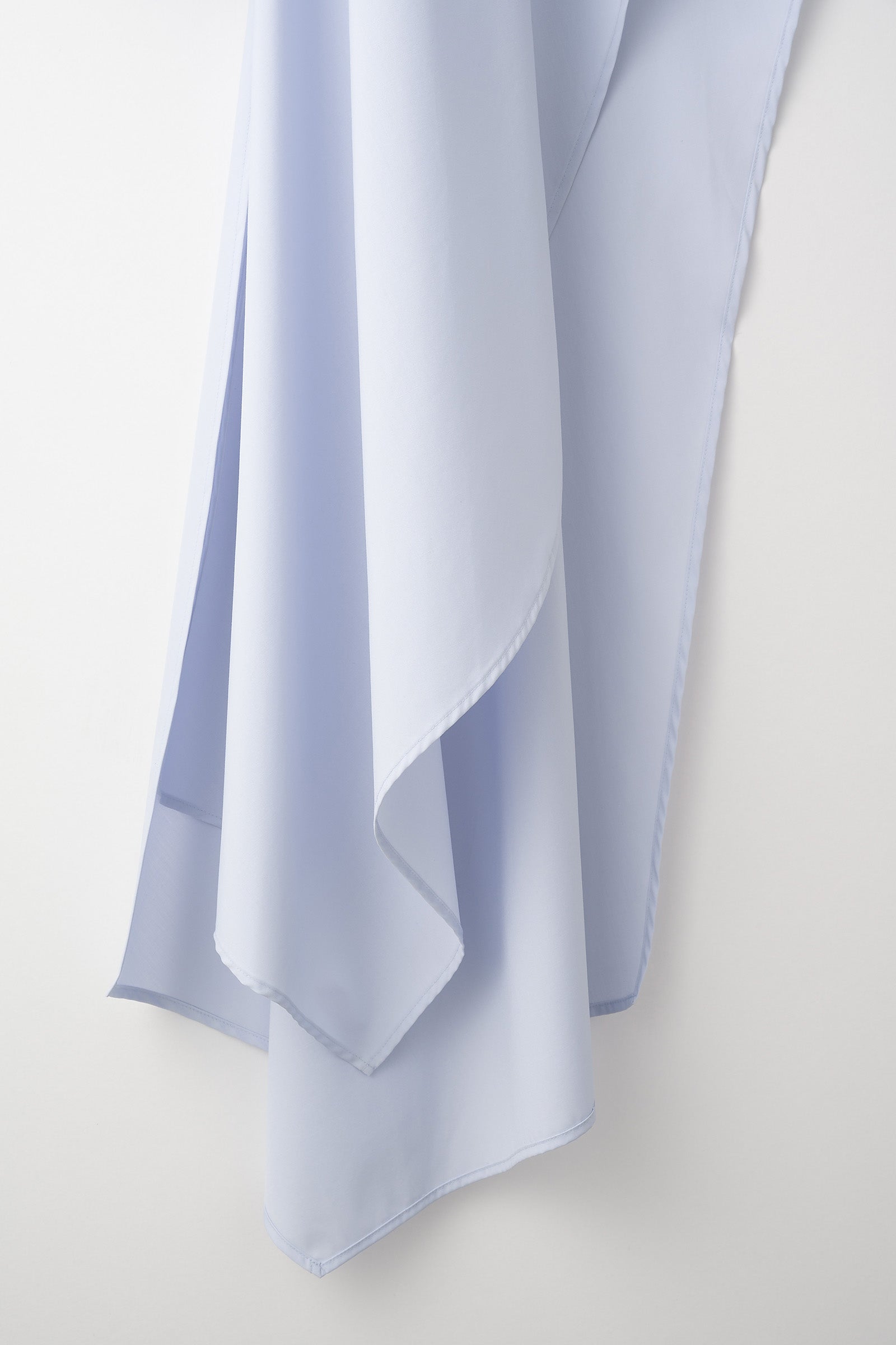 Swaying stripe embroidered blouse (Blue)