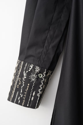 Swaying stripe embroidered blouse (Black)