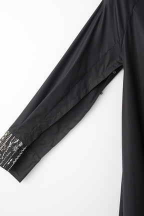 Swaying stripe embroidered blouse (Black)
