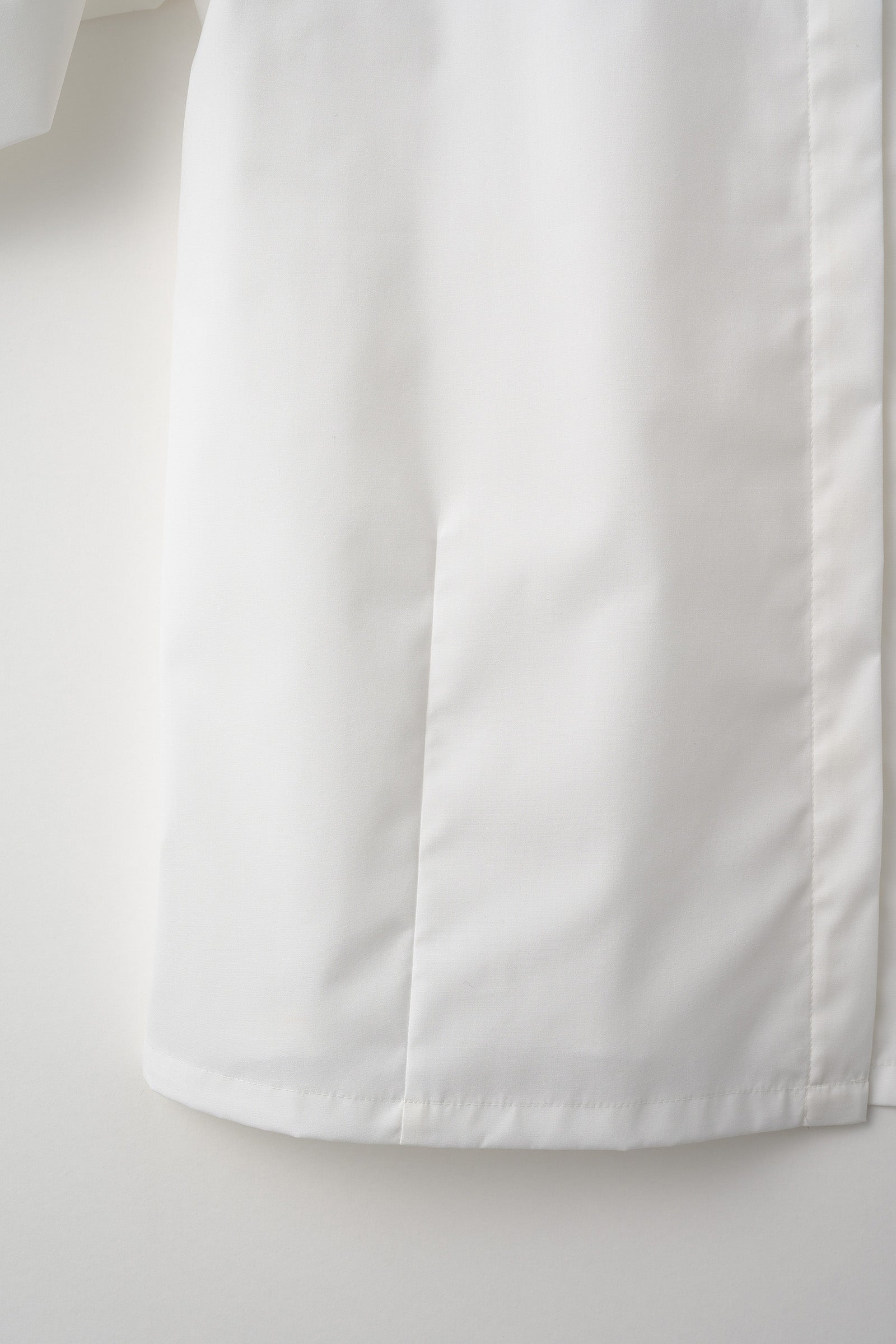 Droplet flower embroidered shirt (White)