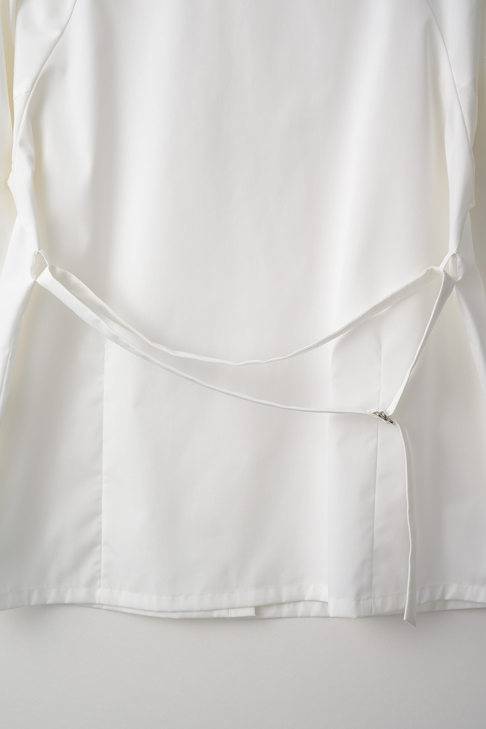 Droplet flower embroidered shirt (White)