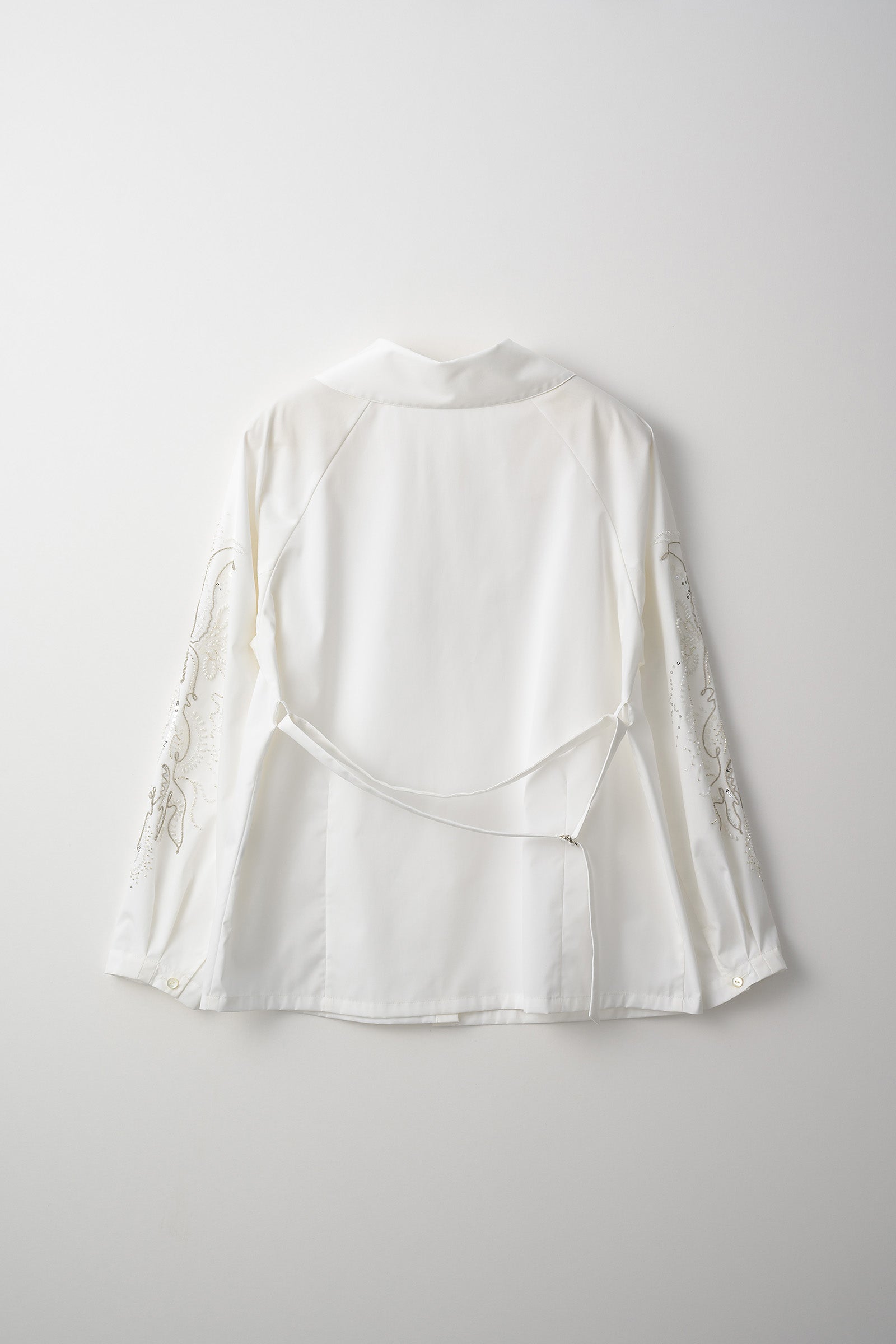 Droplet flower embroidered shirt (White)